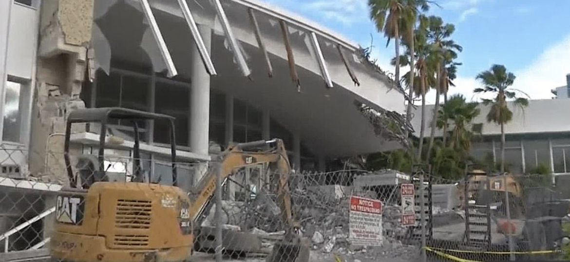 Beach Resort's demolition begins