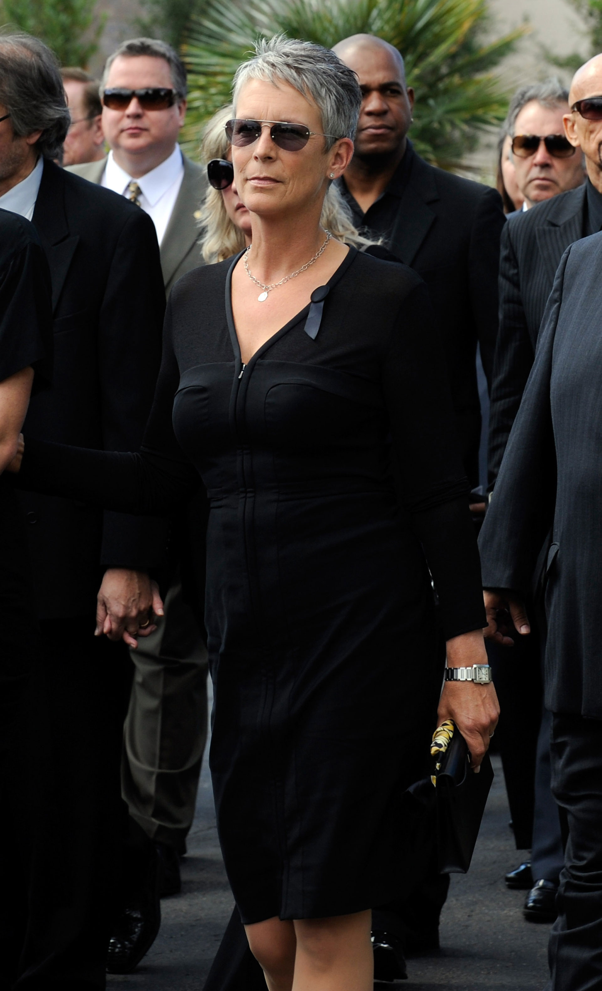 Jamie Lee Curtis en el funeral de su padre, el gran Tony Curtis (Getty Images)