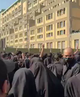 Tensión en Irán: estudiantes universitarios protagonizaron una nueva jornada de protestas contra el régimen
