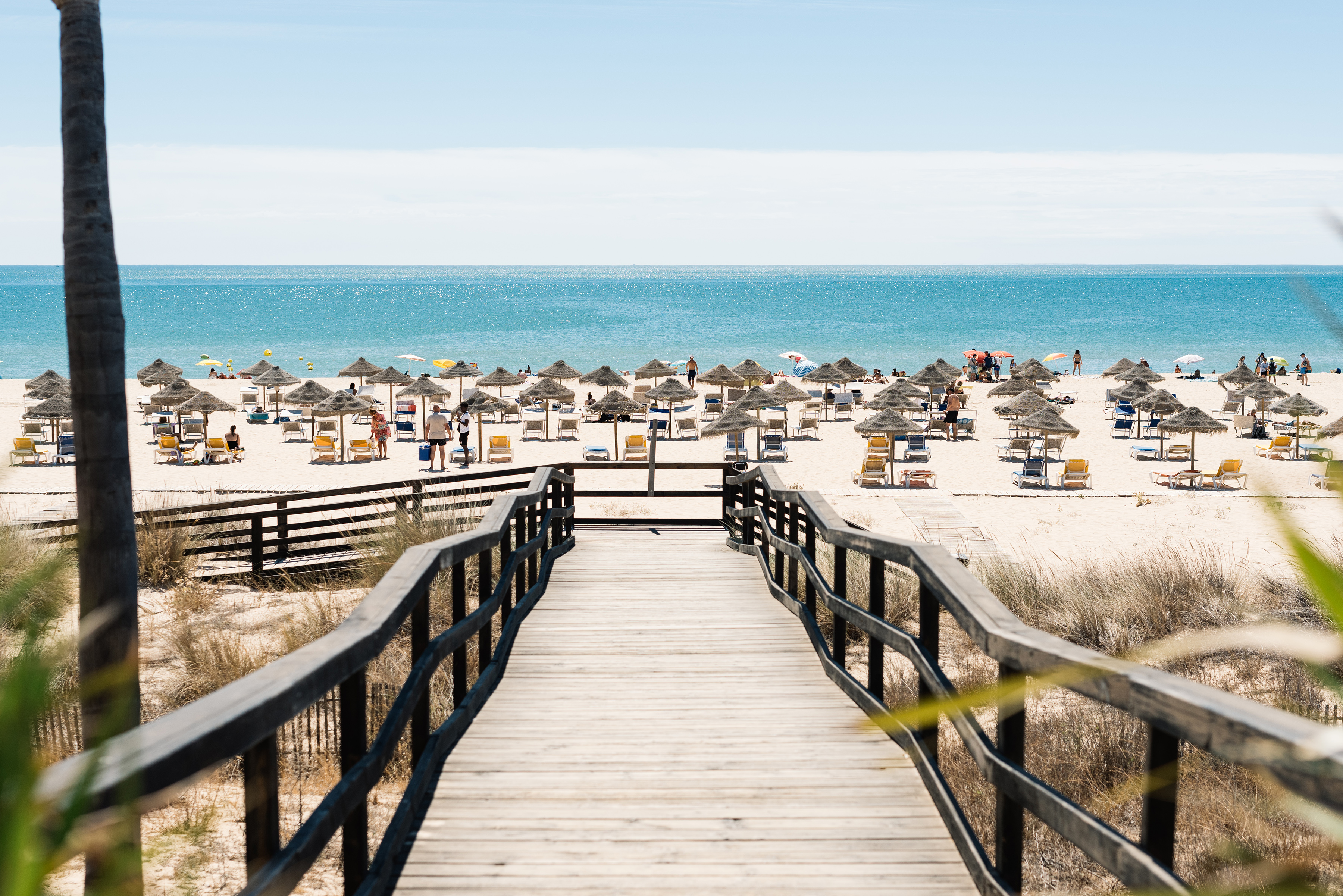 Ingreso a Meia Praia, más conocida como "la playa bitcoin" en Lagos, Portugal  (Rodrigo Cardoso/The New York Times)