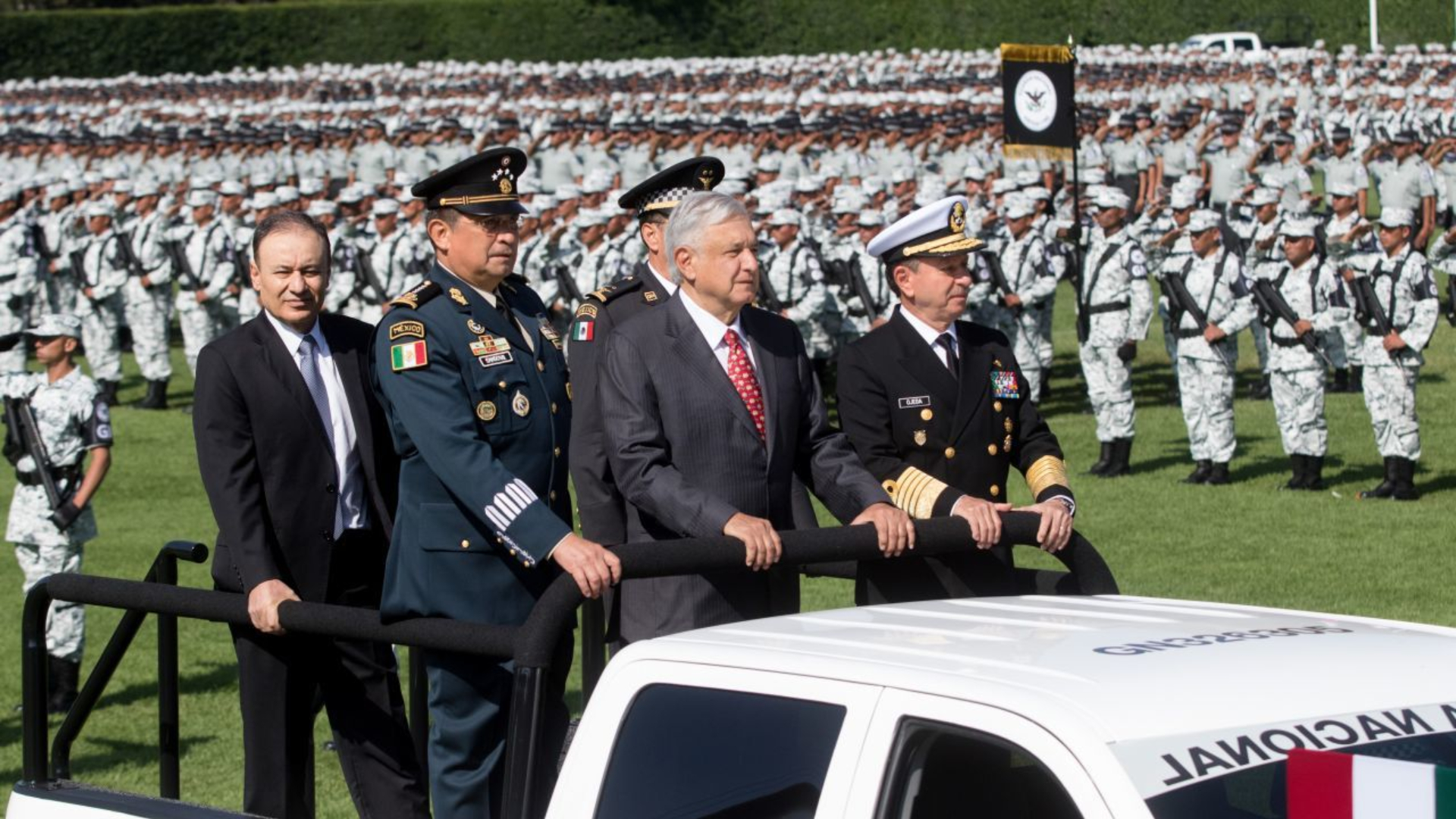 El presidente Andrés Manuel López Obrador ante elementos de la Guardia Nacional (Foto: Presidencia de México)