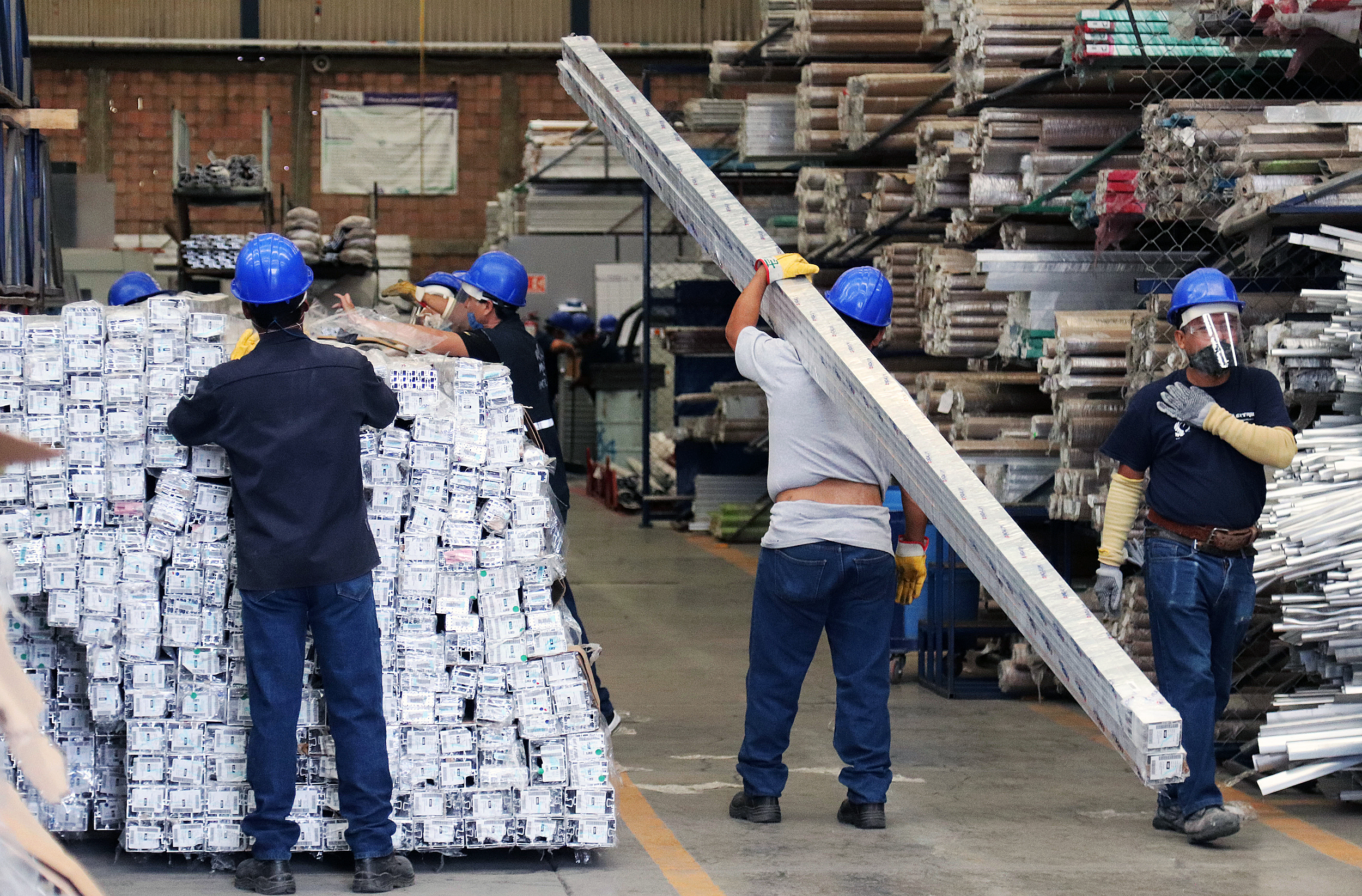 ¿Se extiende el efecto "serrucho" en la economÃ­a?: la actividad cayÃ³ en julio, segÃºn estimaciones privadas