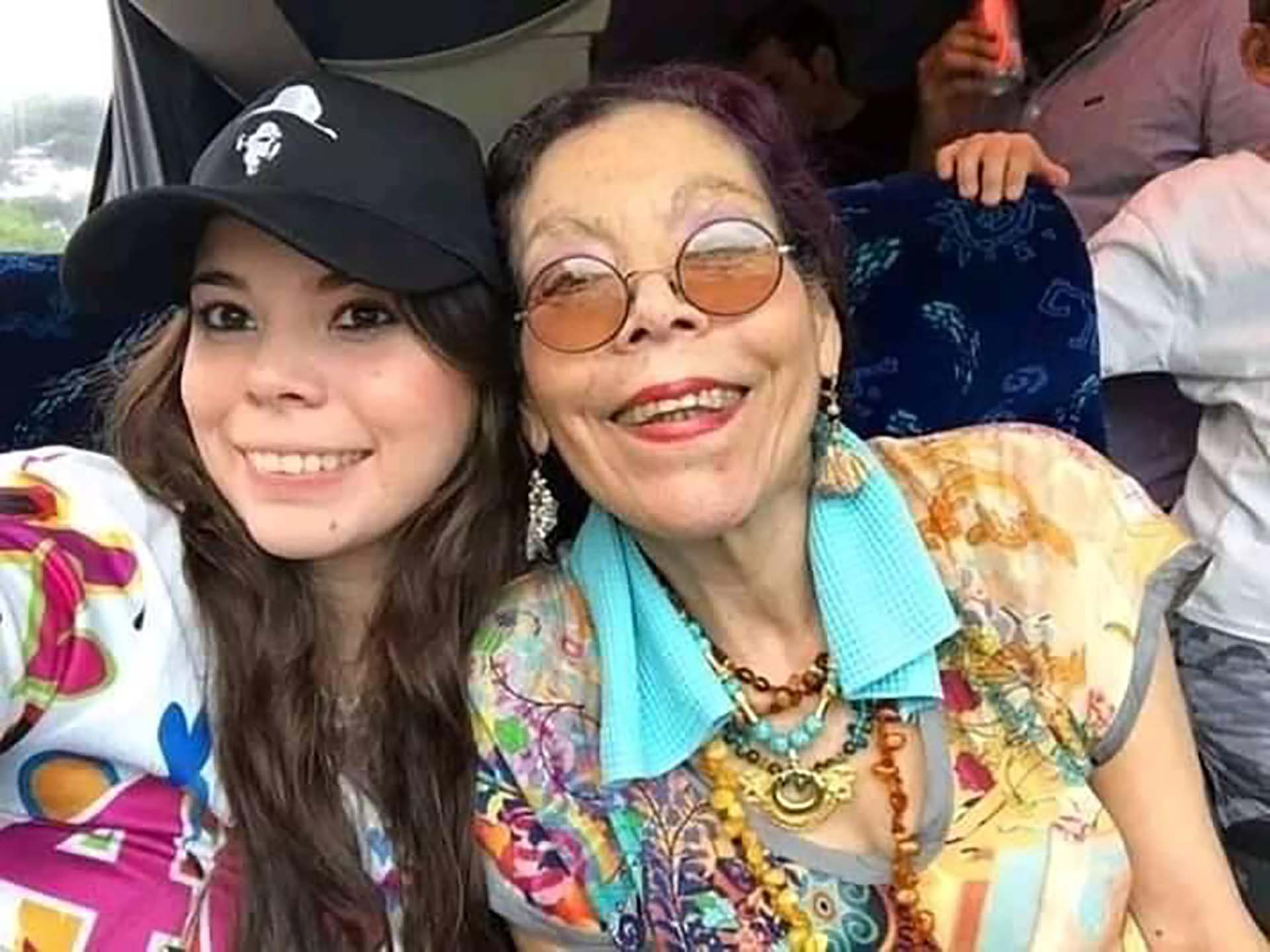 3. Camila Ortega y su madre, Rosario Murillo