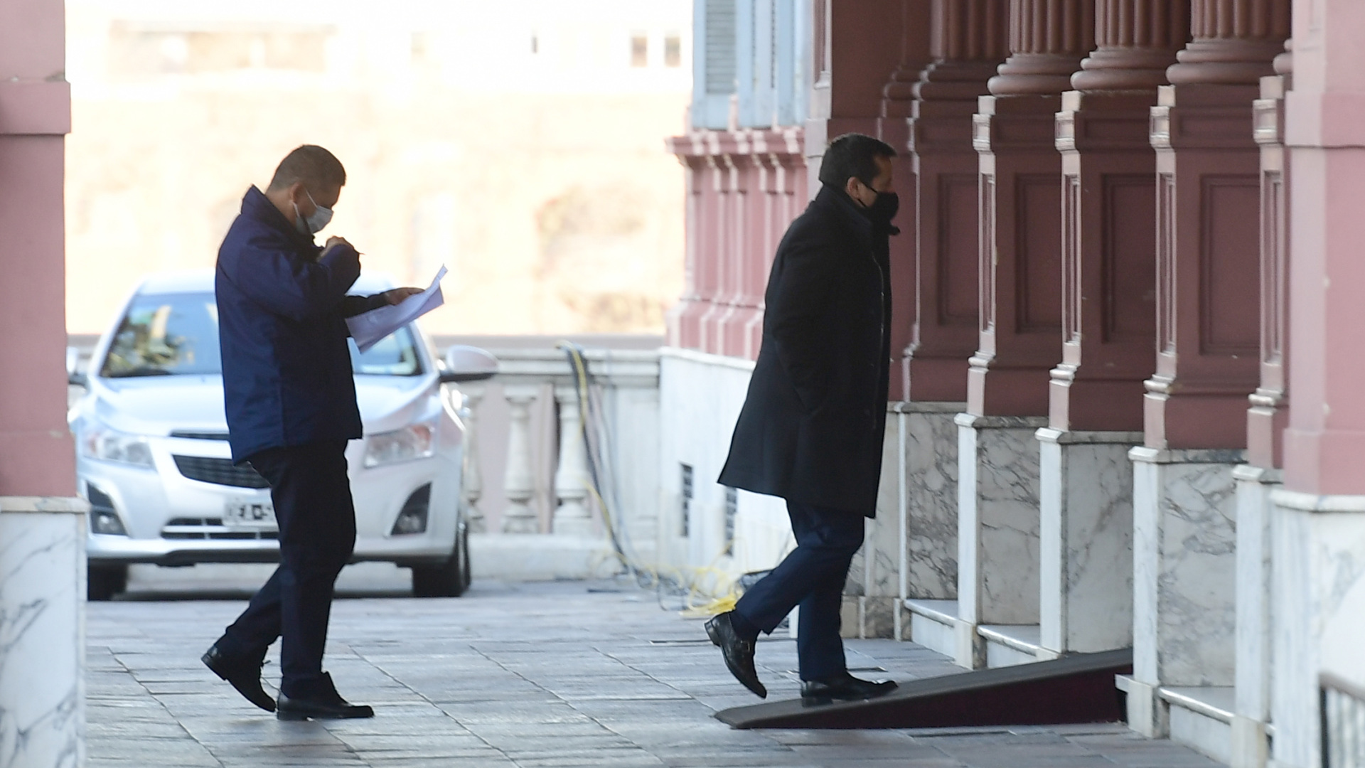 El senador peronista Mariano Recalde llegando a la Casa de Gobierno