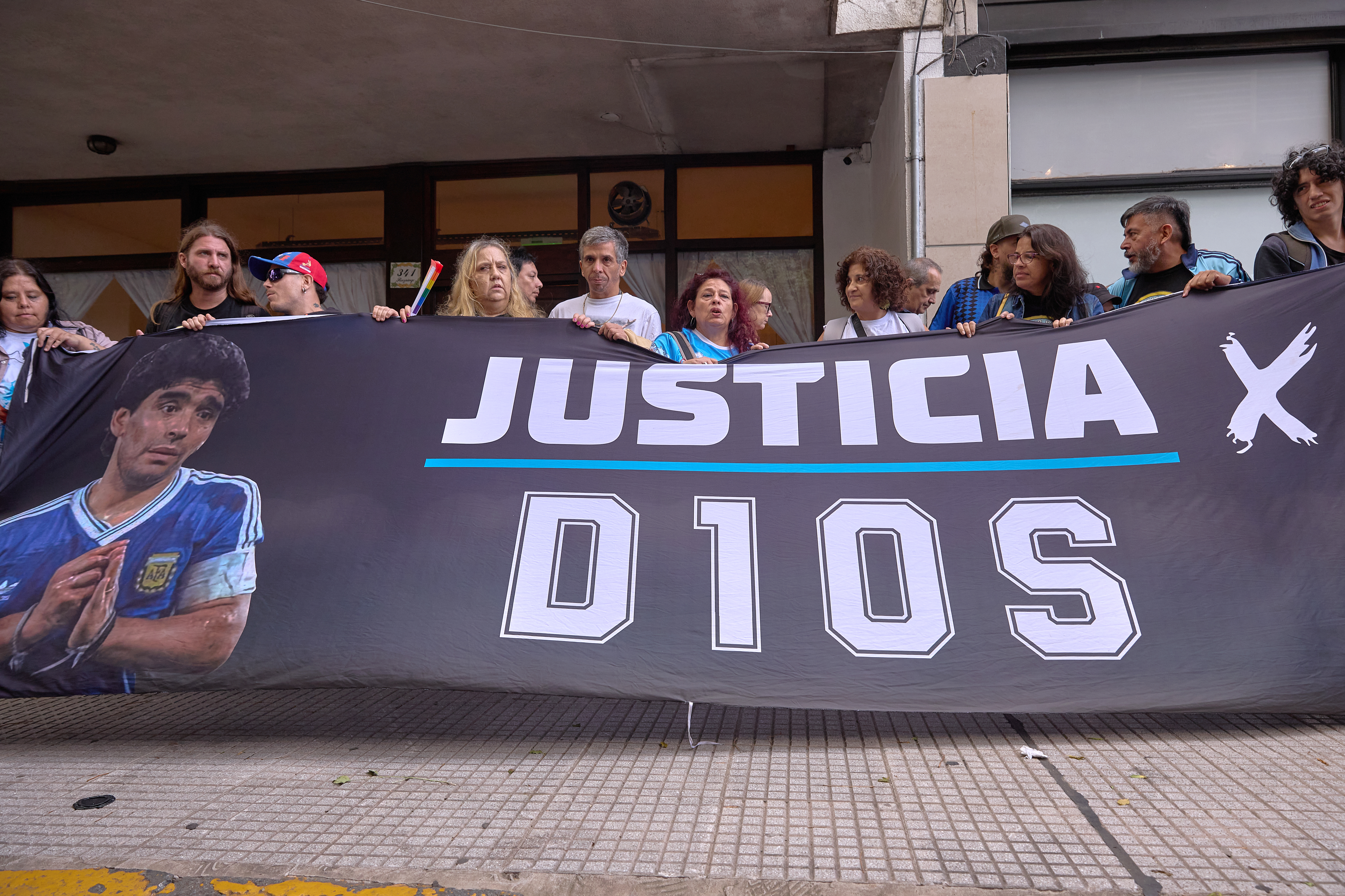 El nuevo juicio por la muerte de Maradona sobrevive a cualquier crisis: c&oacute;mo se resolvi&oacute; el &uacute;ltimo esc&aacute;ndalo