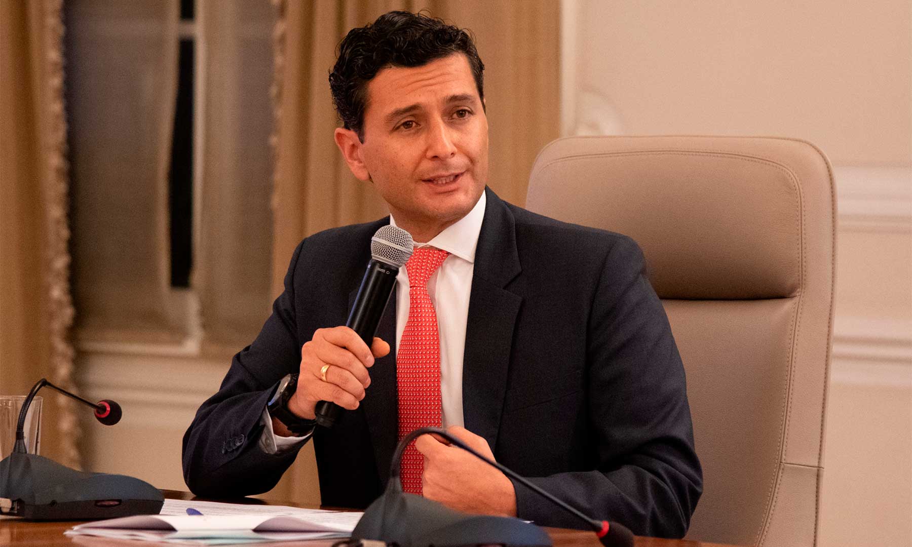 Jorge Castaño renunció a la Superintendencia Financiera