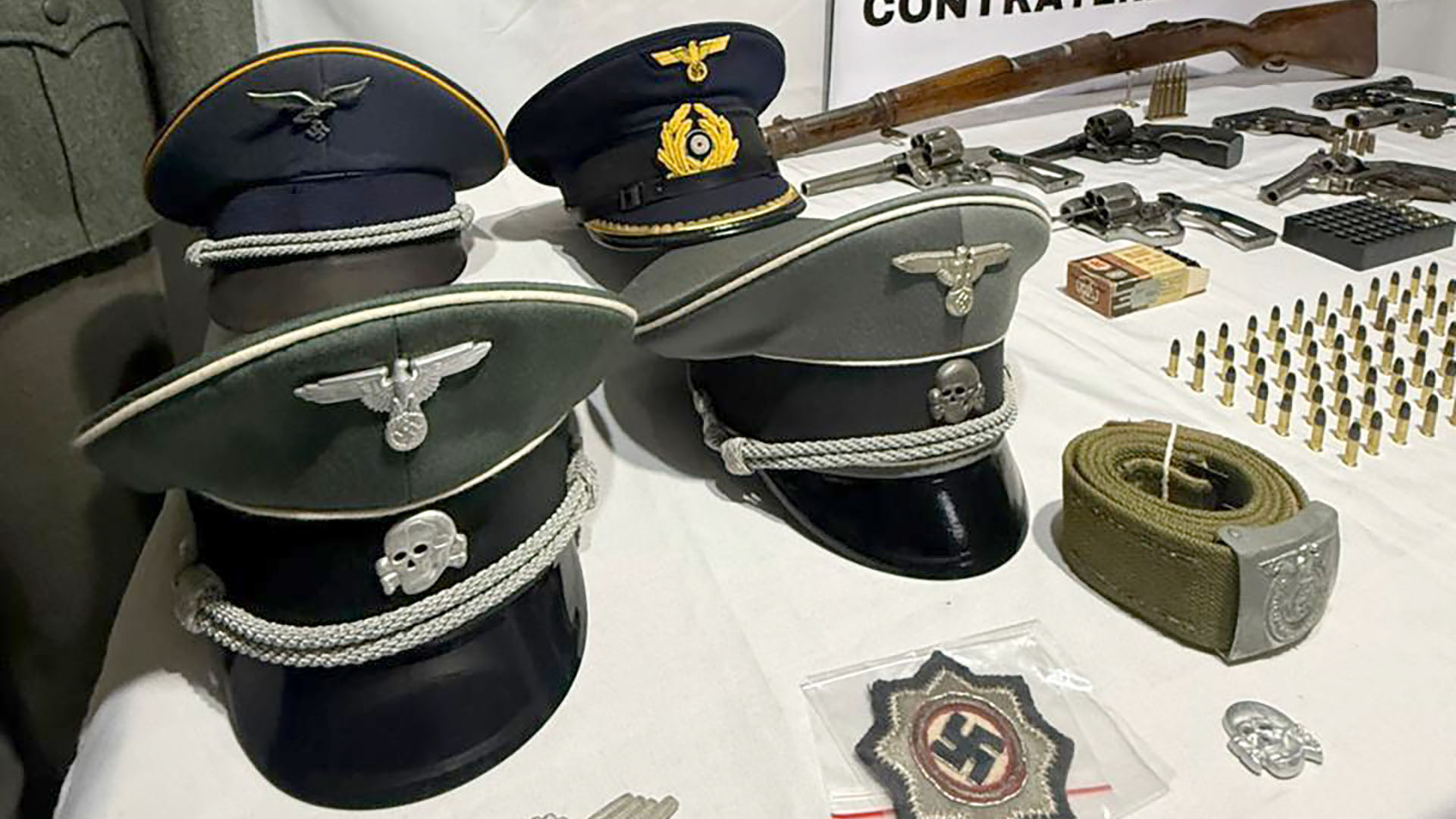 Armas y dagas: la colecci&oacute;n nazi de un hombre de Gerli que termin&oacute; detenido por vender un uniforme en redes sociales