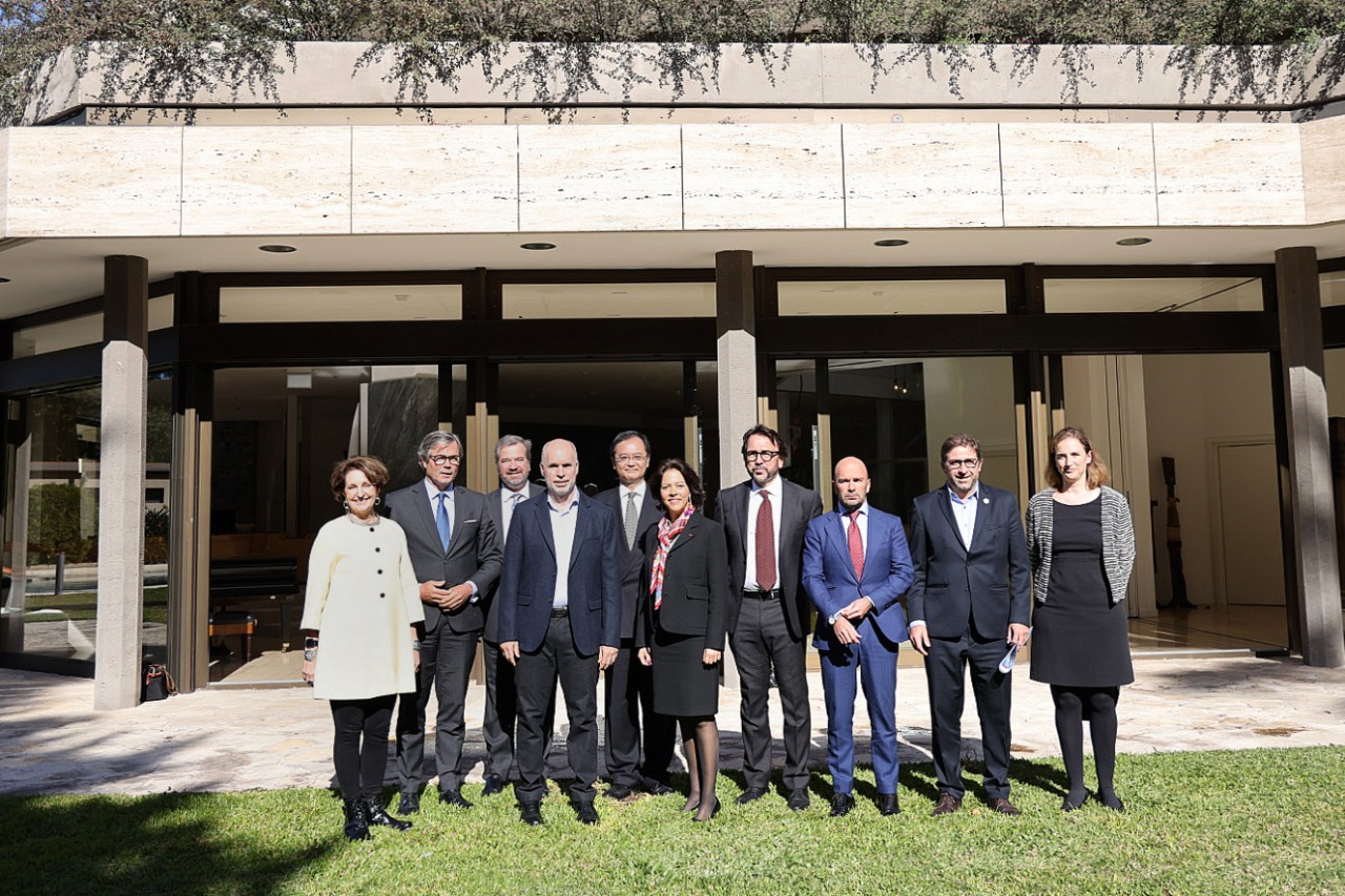 Horacio Rodríguez Larreta junto con los embajadores del G7