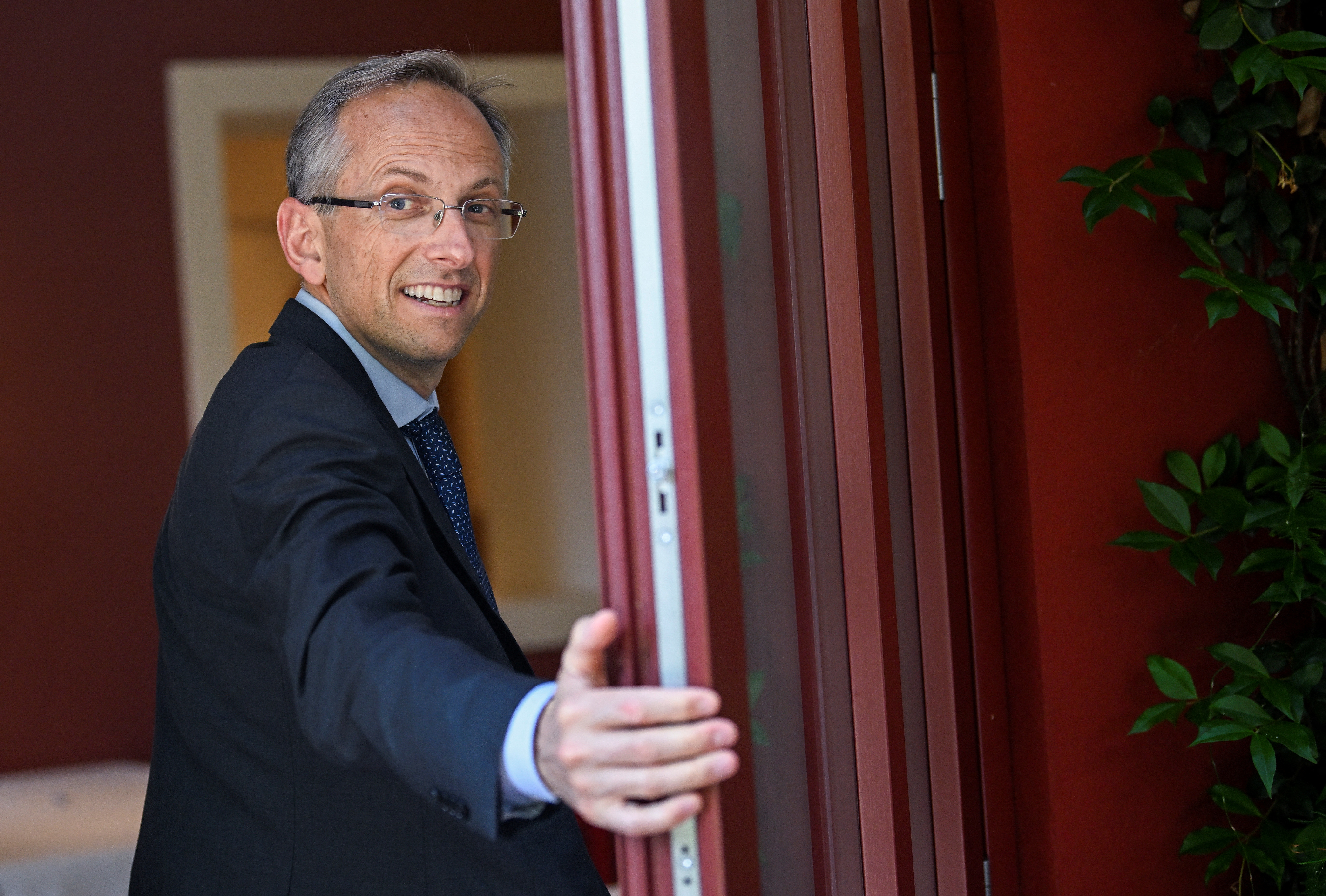 Benedetto Vigna, CEO de Ferrari, le cierra la puerta a la conducción autónoma para sus automóviles. "No nos interesa", dijo. REUTERS/Flavio Lo Scalzo