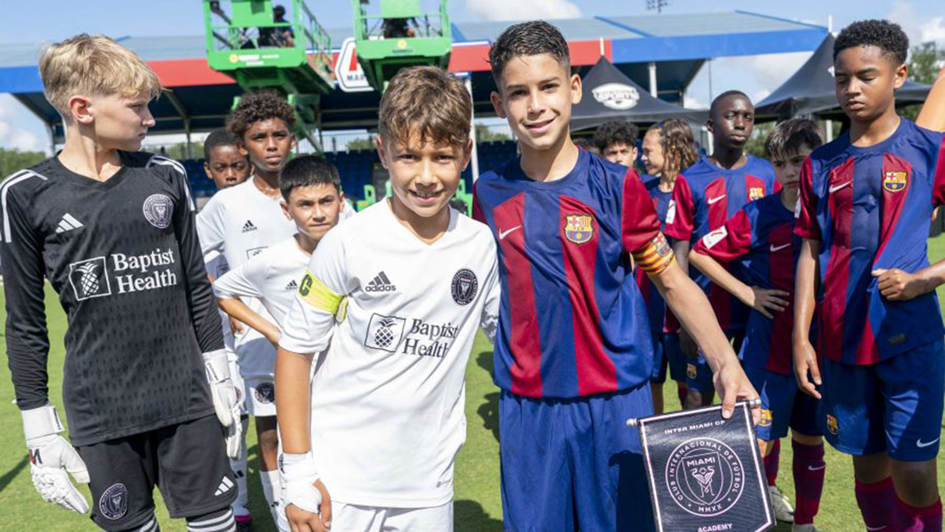 El equipo de los hijos de Messi y Suárez perdió 5-0 con el Sub 12 del  Barcelona y quedó eliminado de un torneo internacional en Miami - Infobae