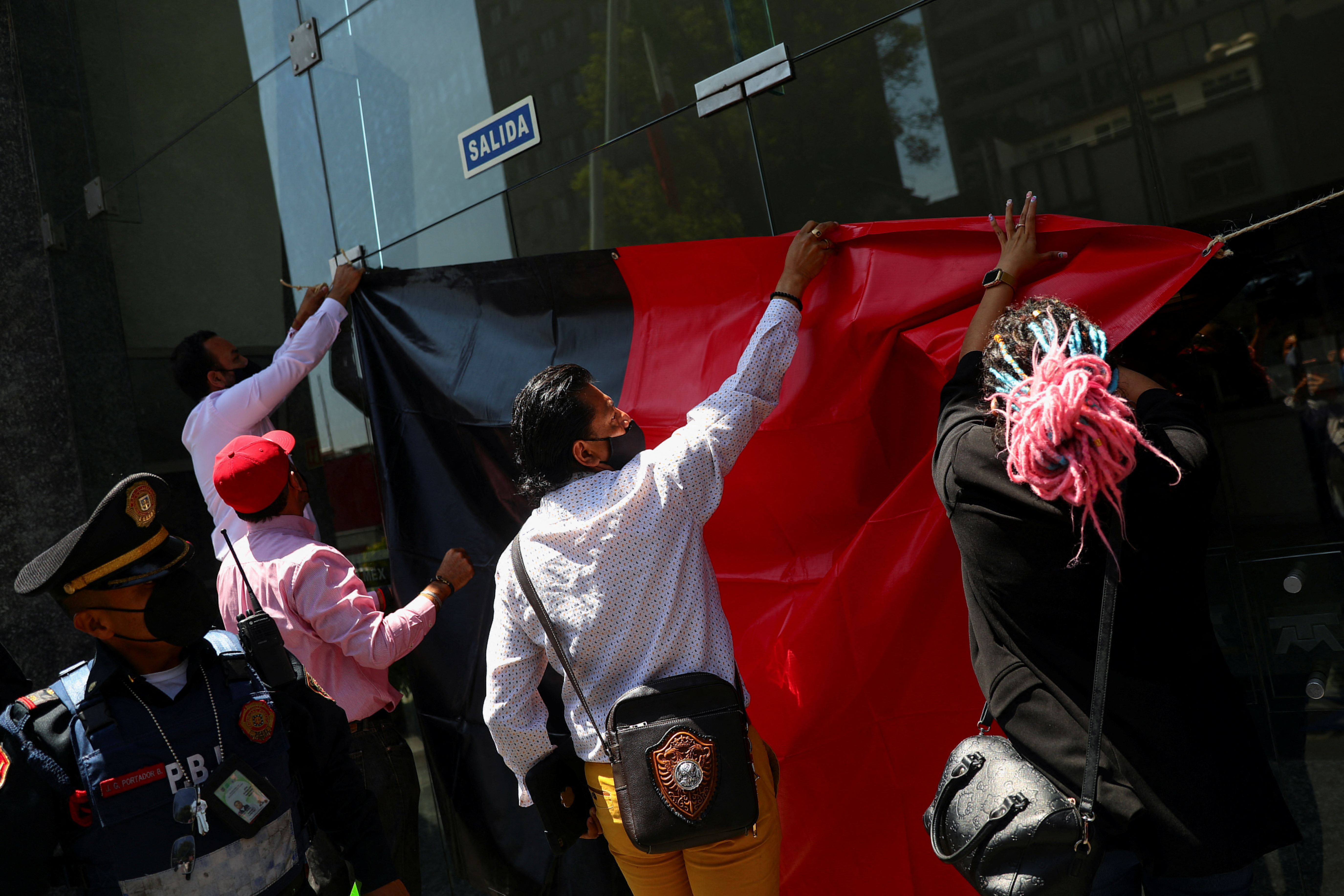 Empleados de Telmex en huelga (REUTERS/Edgard Garrido)