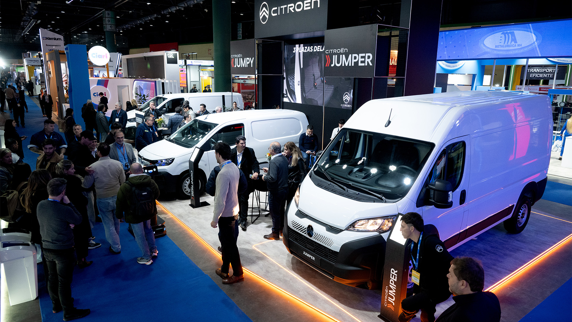 Dos automotrices presentaron nuevas versiones de veh&iacute;culos utilitarios: cu&aacute;les son y cu&aacute;nto cuestan