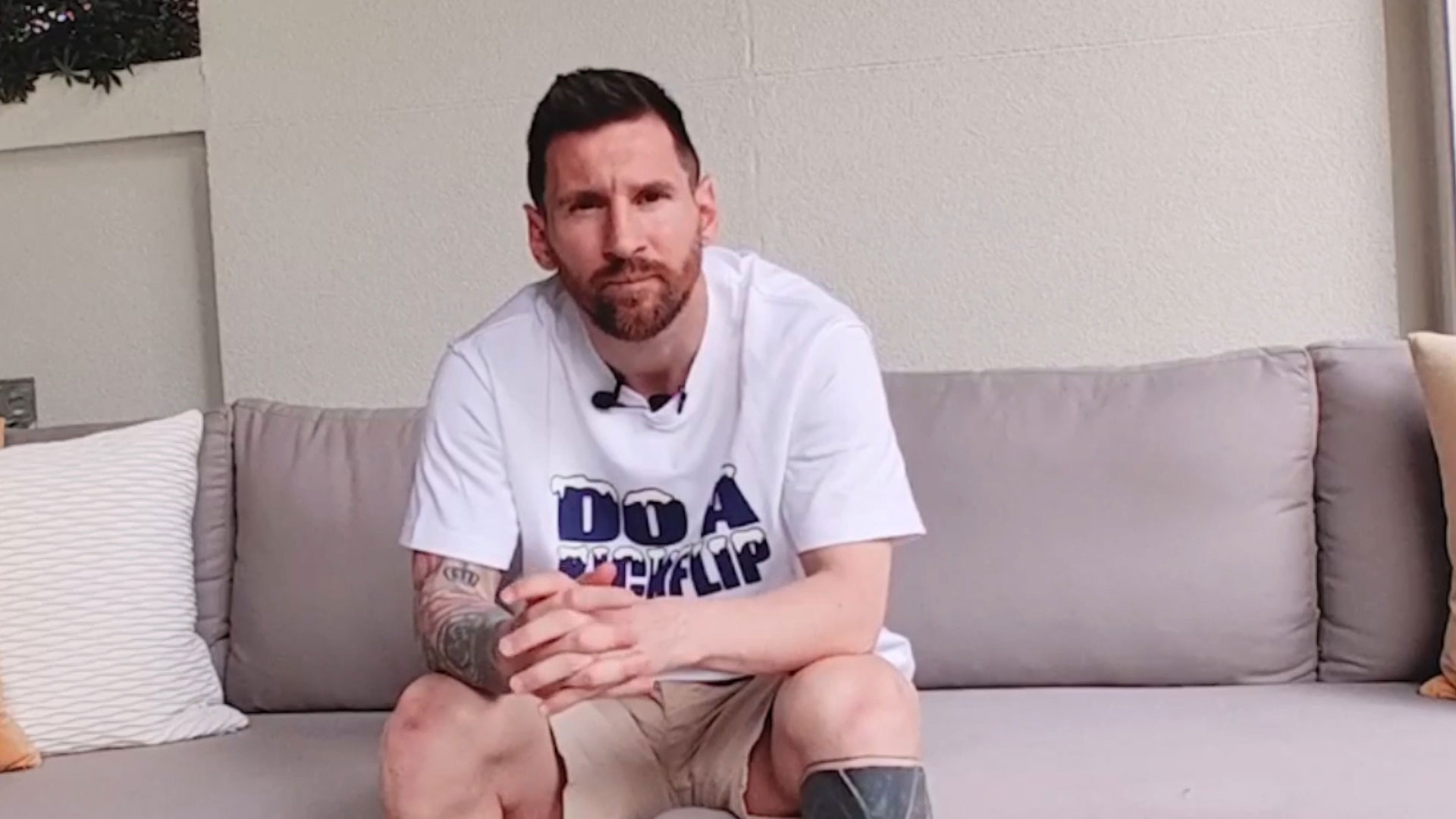 Furor por la remera que usó Messi para comunicar su llegada al Inter Miami: la frase que refleja su decisión, el precio y la locura que desató