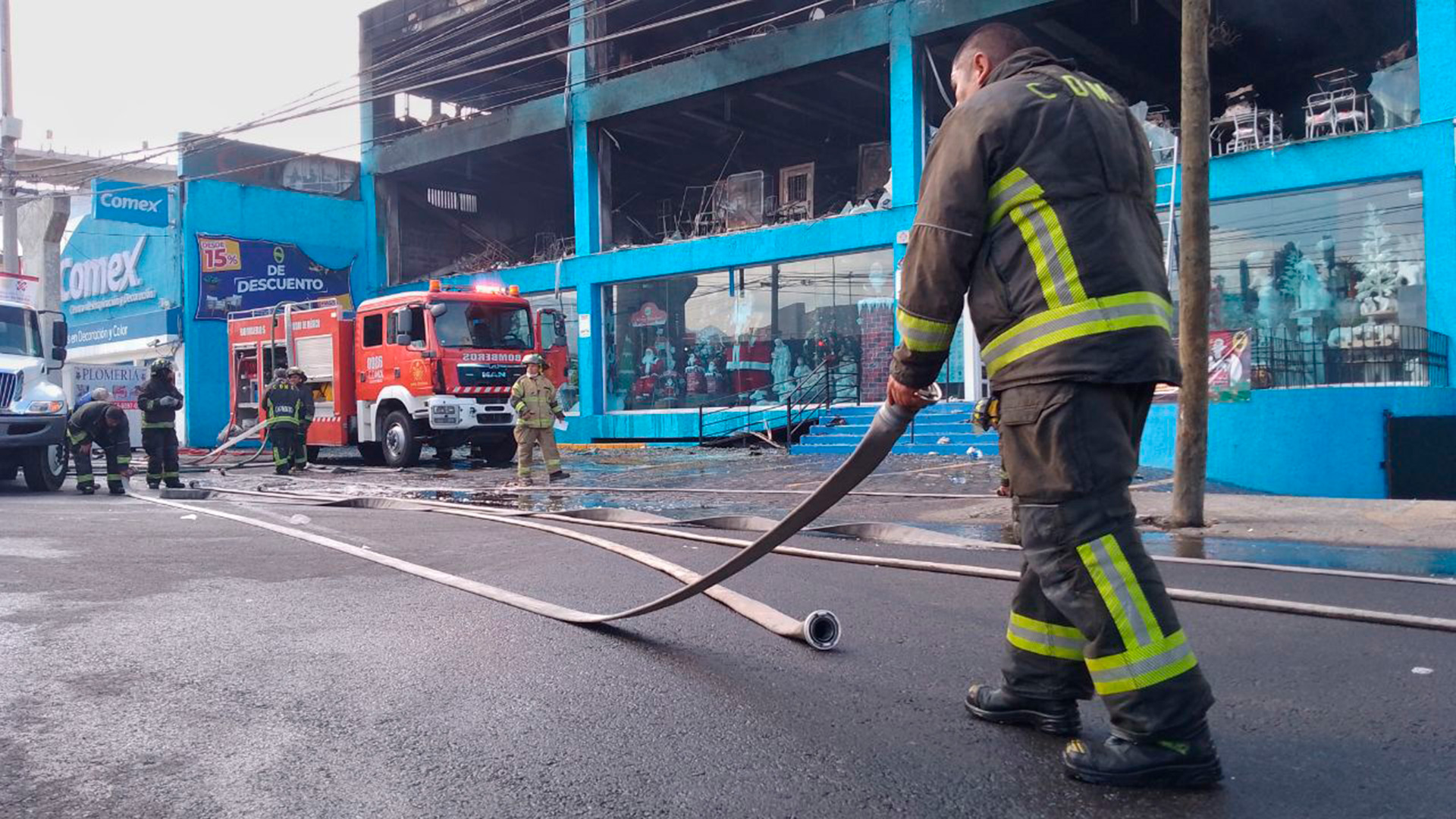 Fiscalía de la CDMX abrió carpeta de investigación por el incendio en  Galerías El Triunfo - Infobae