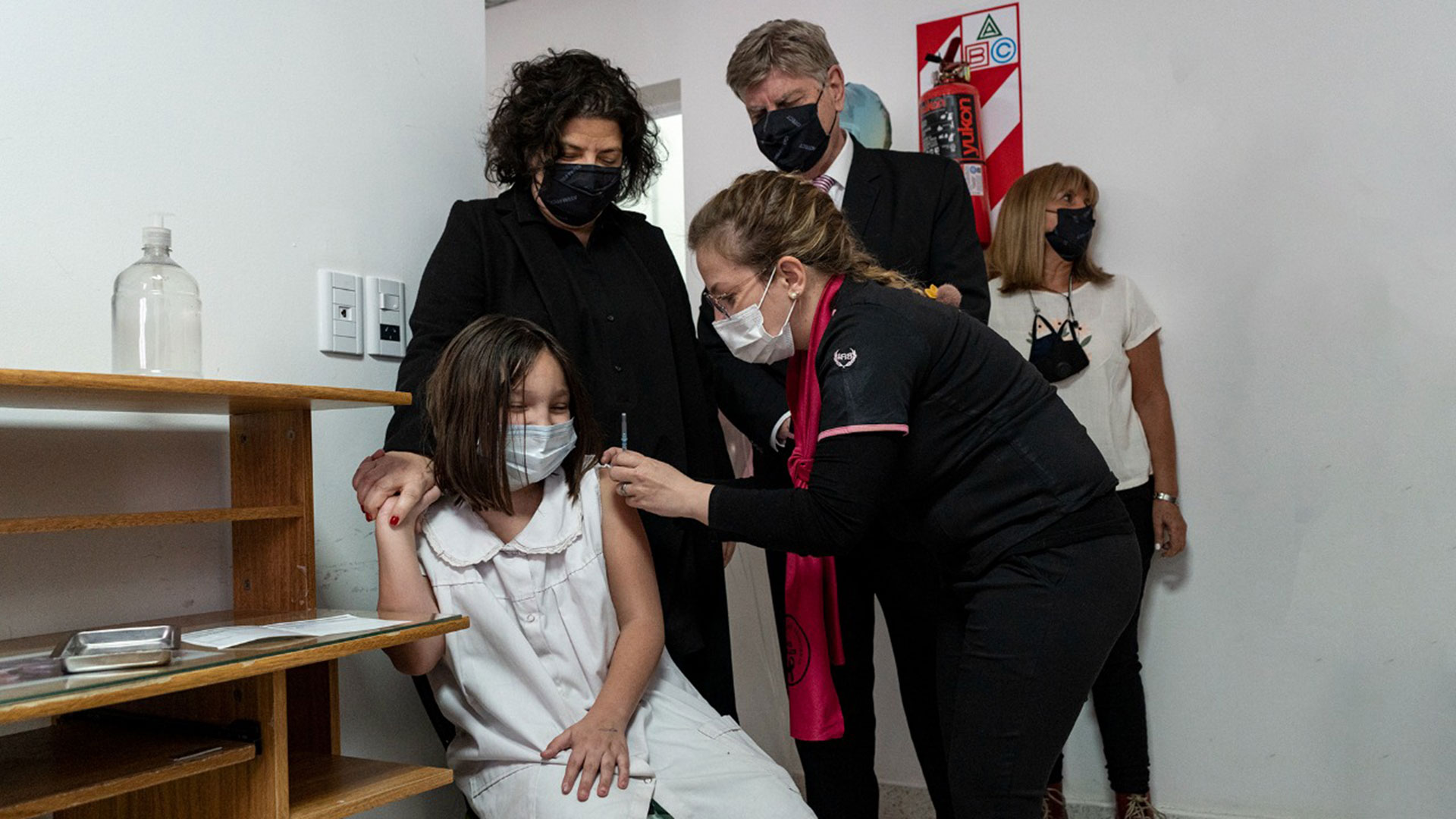 La ministra de Salud, Carla Vizzotti supervisa la vacunación pediátrica en La Pampa