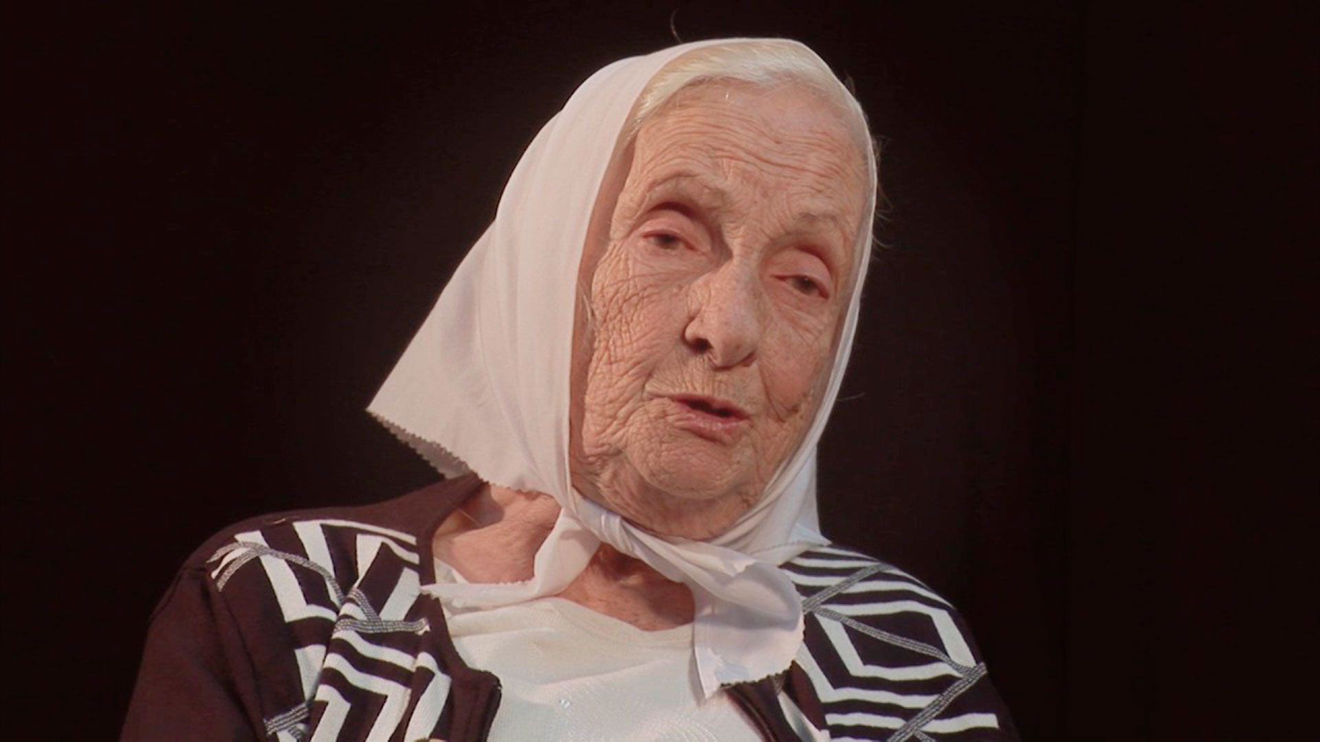 Josefa de Noia fue a la plaza reclamando por la aparición de su hija Lourdes, secuestrada el 13 de octubre de 1976