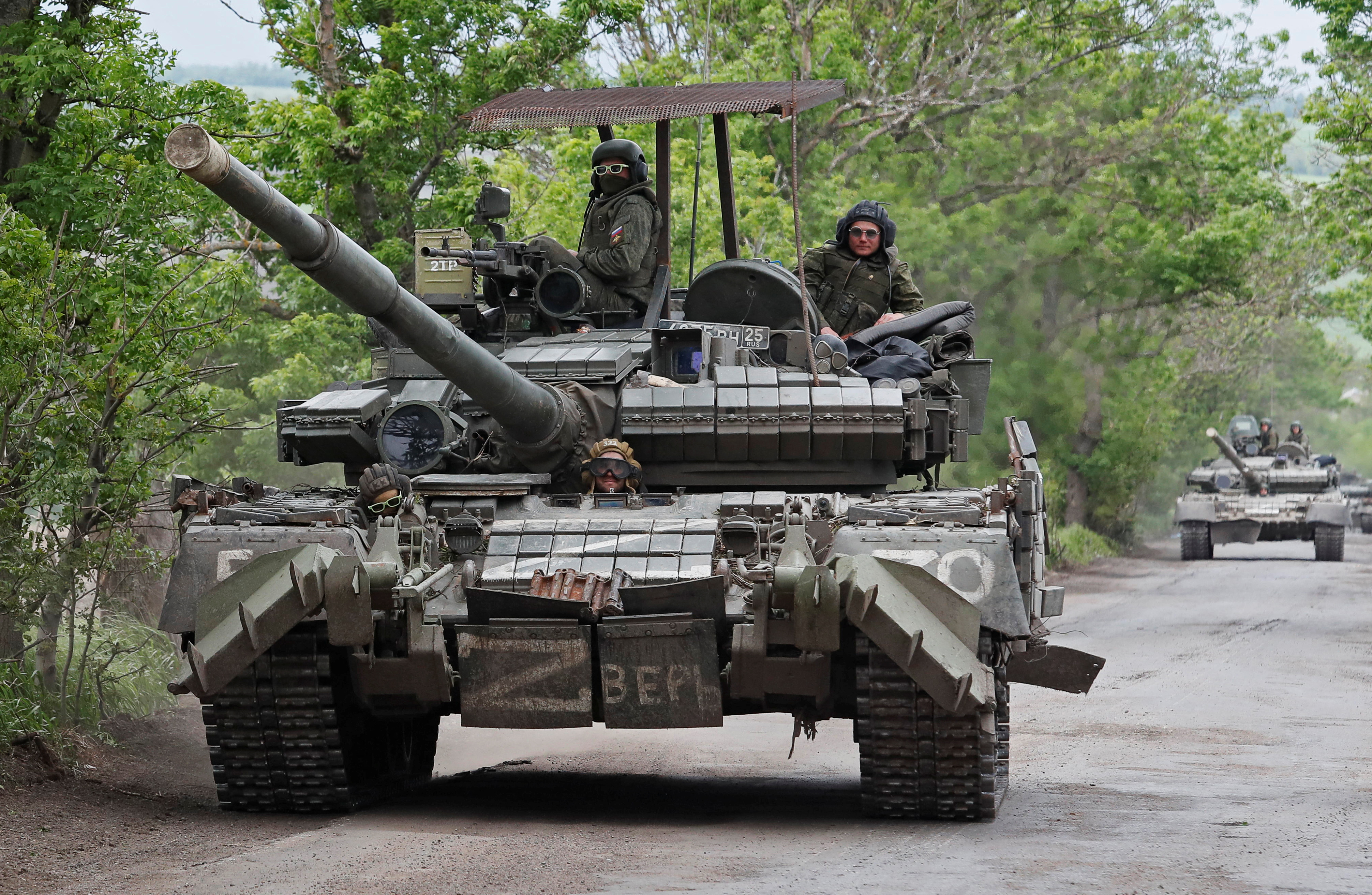 Miembros de tropas prorrusas recorren la región de Donetsk (REUTERS/Alexander Ermochenko)