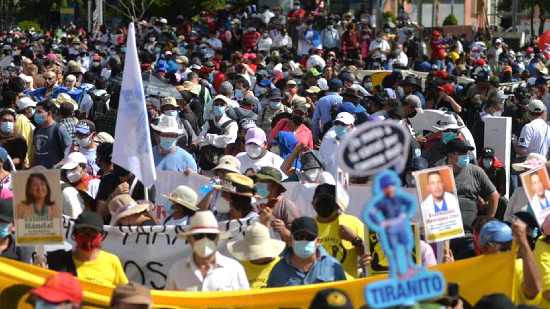 El sindicalista Giovanni Aguirre fue capturado en El Salvador tras participar en una marcha de protesta al gobierno de Nayib Bukele.