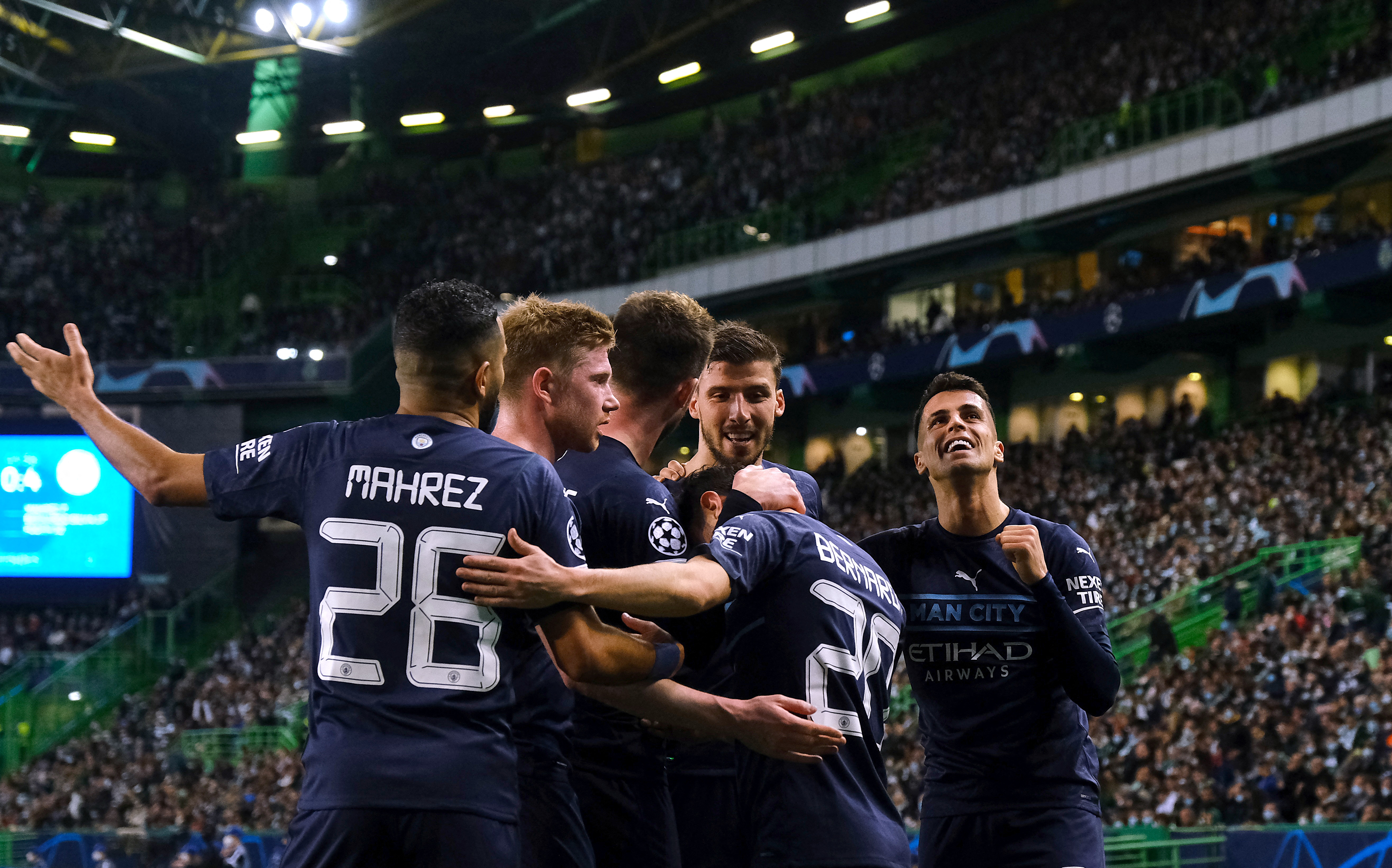 Manchester City goleó 5-0 al Sporting en Lisboa y quedó a un paso de los cuartos de Champions