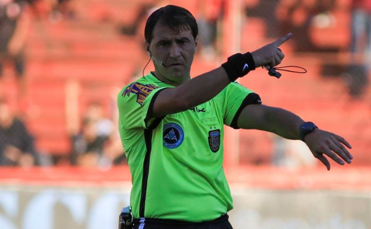El &aacute;rbitro VAR del Supercl&aacute;sico cobra casi $4 millones por mes como empleado de la provincia de Buenos Aires