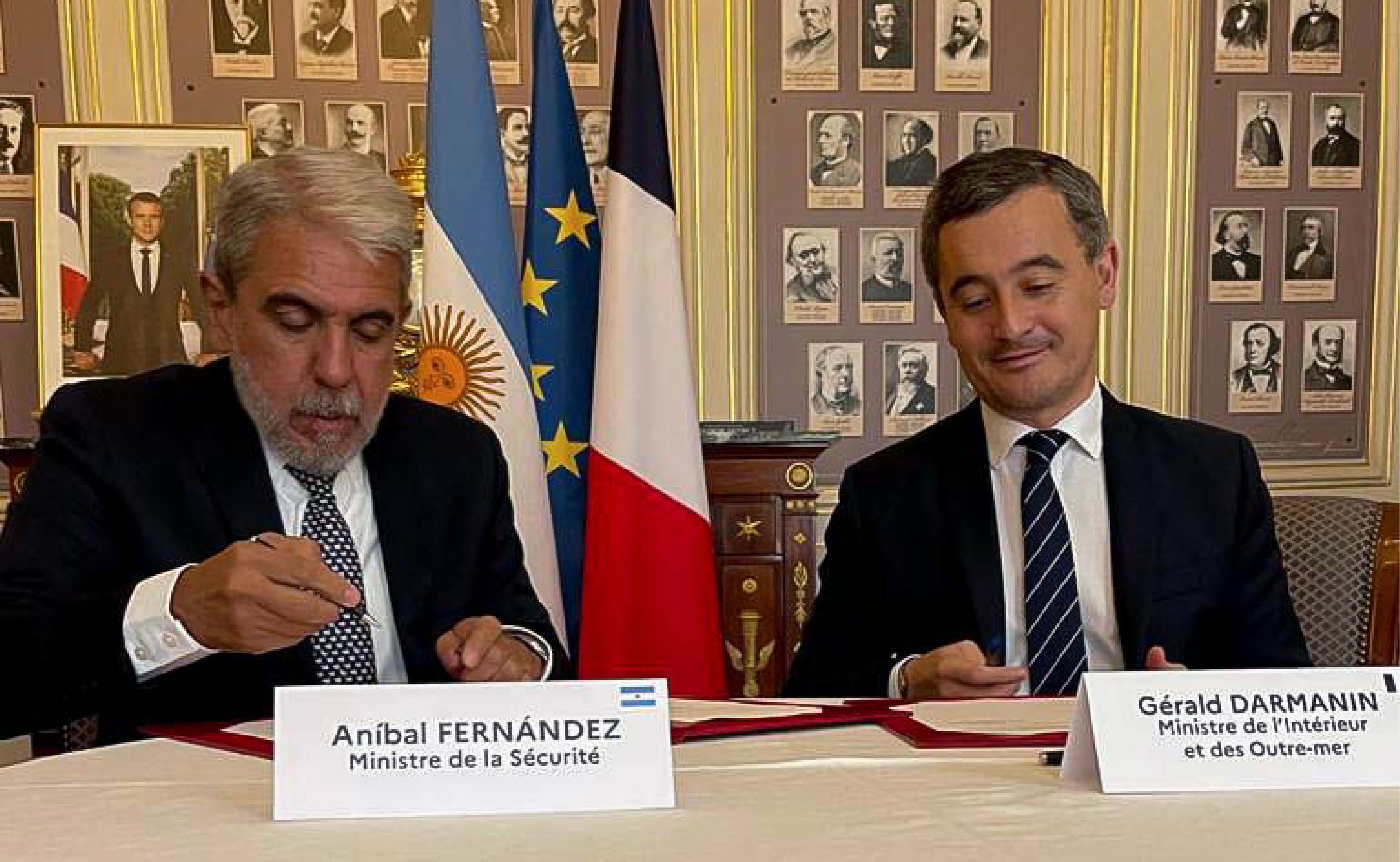 El ministro de Seguridad argentino junto a su par francés 
