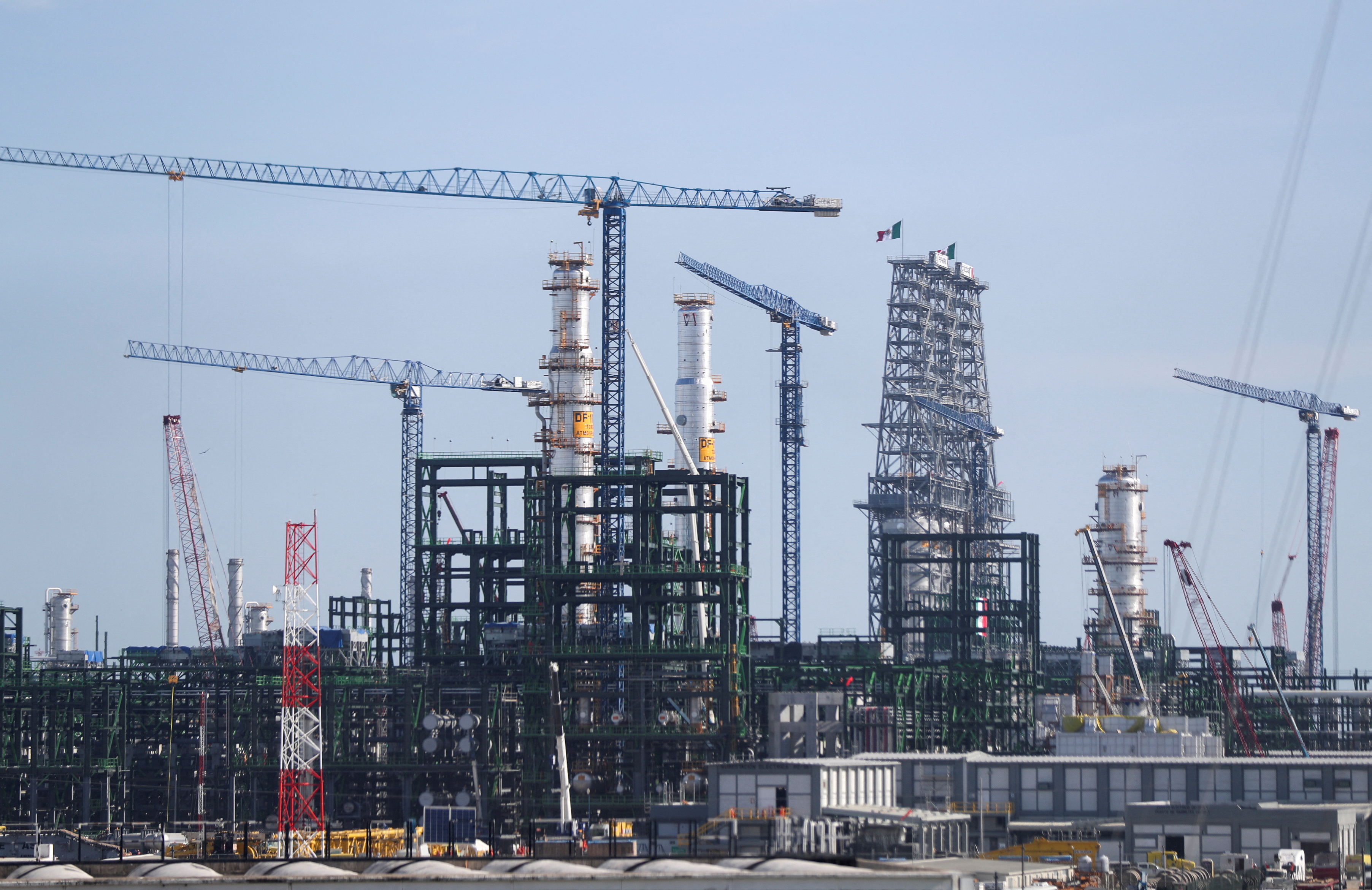 Se ha señalado a Pemex como la petrolera más endeudada del mundo (Foto: REUTERS/Edgard Garrido)