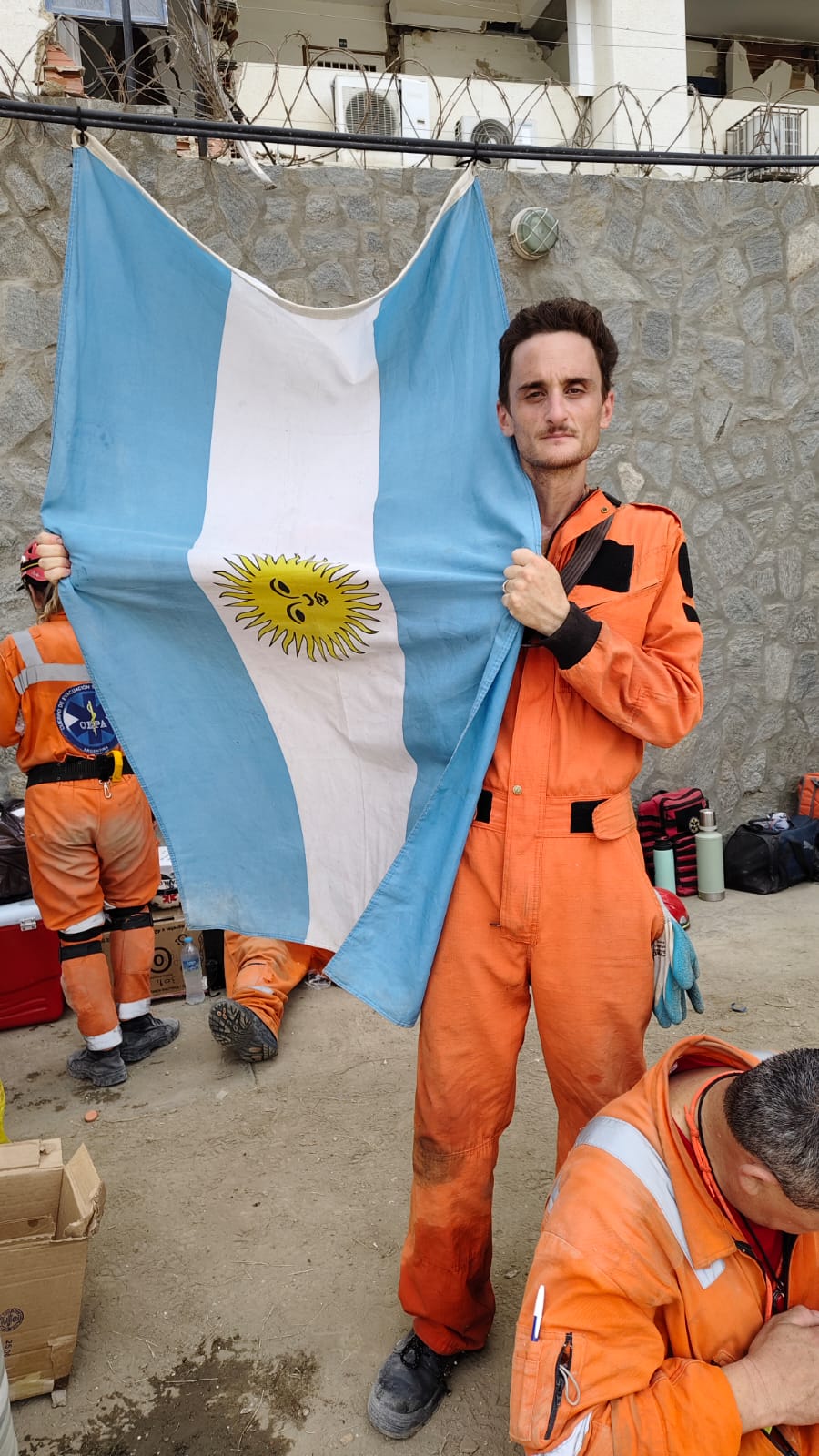 Terremotos en Venezuela: c&oacute;mo trabajan los rescatistas argentinos en un edificio que colaps&oacute; durante una fiesta infantil