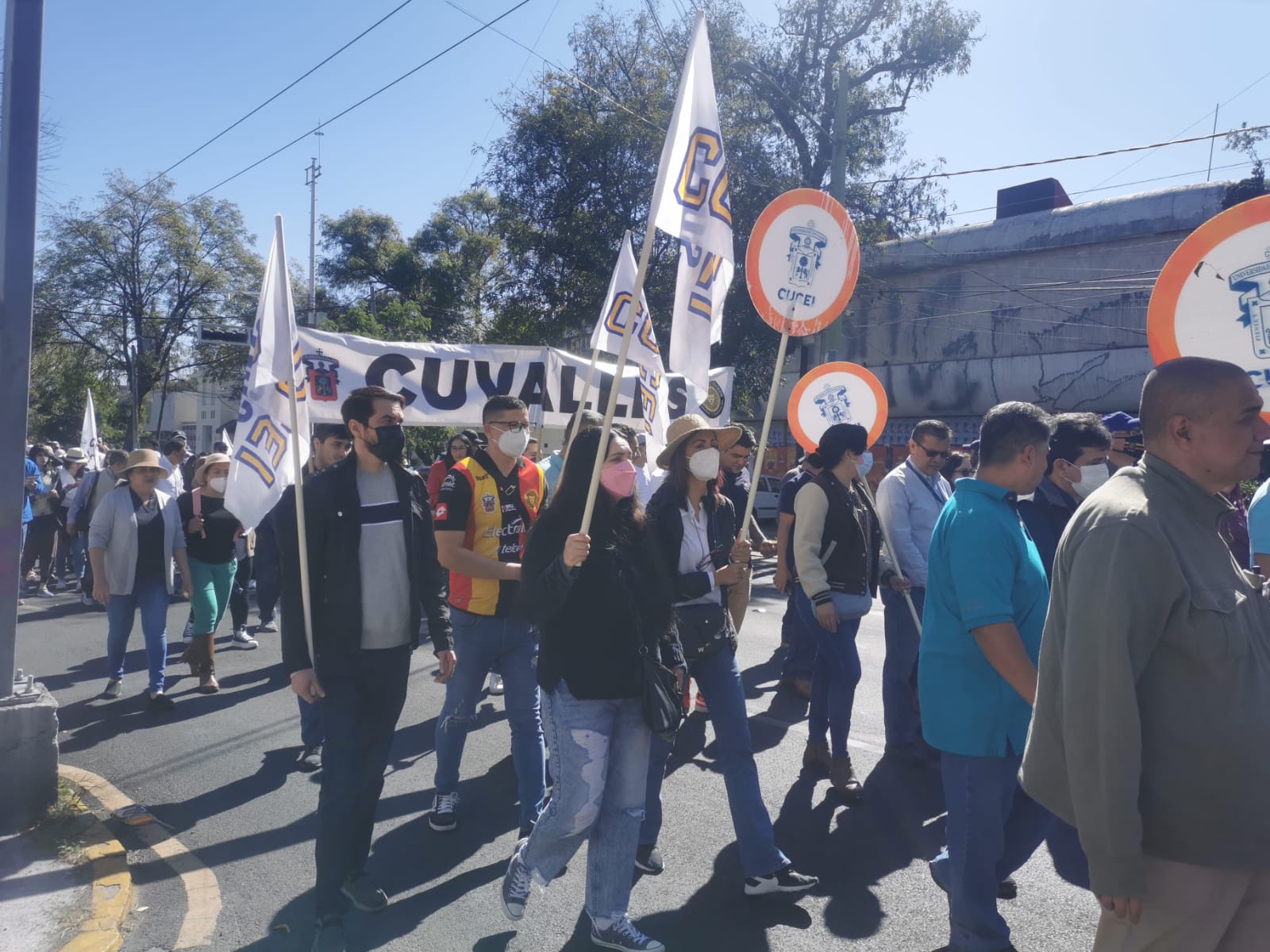 Un proyecto inmobiliario y tres universitarios encarcelados: el nuevo pleito entre Enrique Alfaro y la UdeG
