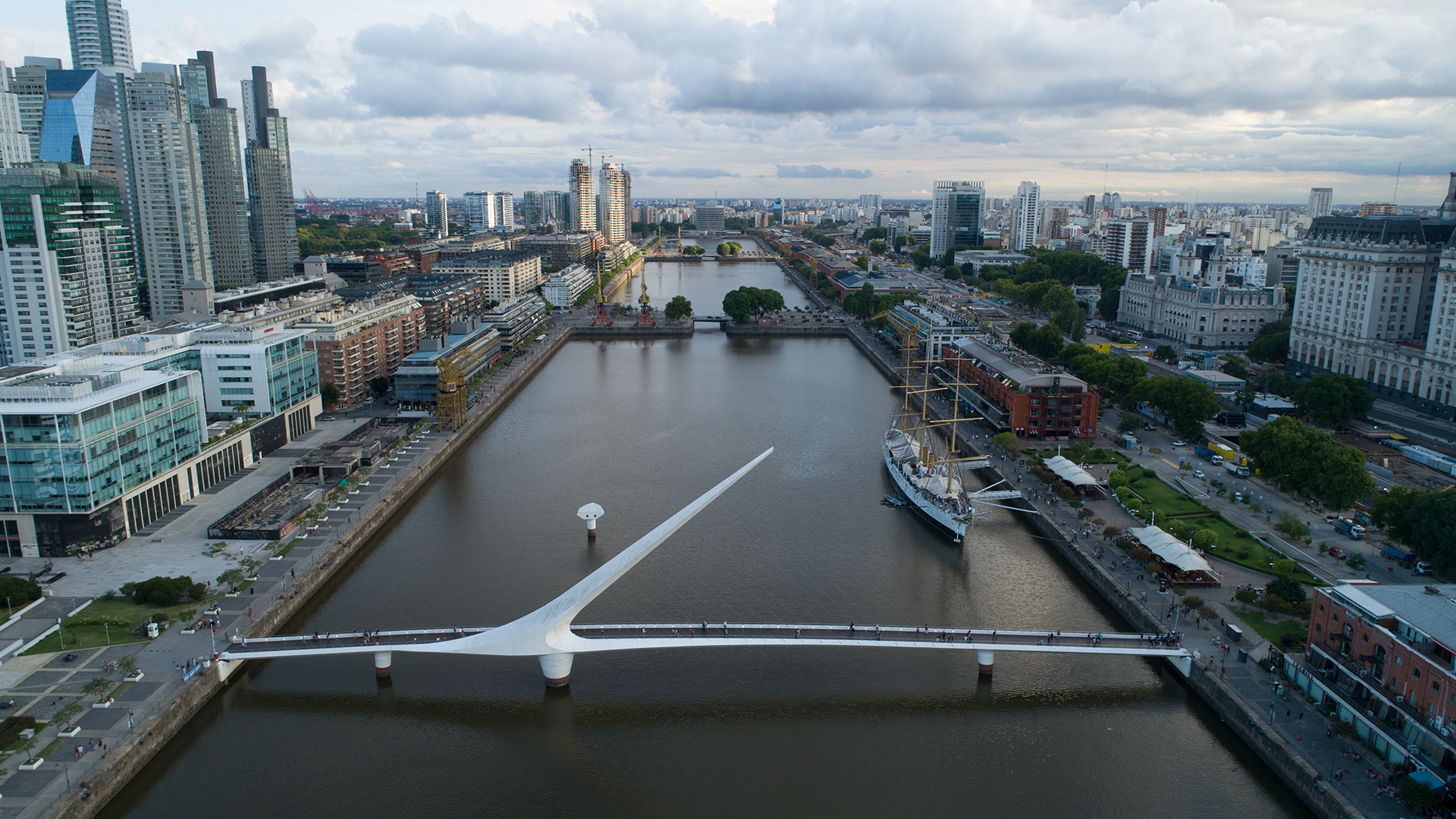 La viuda del último sha de Irán dijo que quiere regresar: “La juventud y todo el pueblo iraní serán finalmente libres”