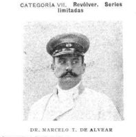 Además de político, era afecto a la práctica de deportes. Esgrima, automovilismo y tiro fueron algunas de las disciplinas en las que se destacó. Fotografía de la Revista Caras y Caretas.