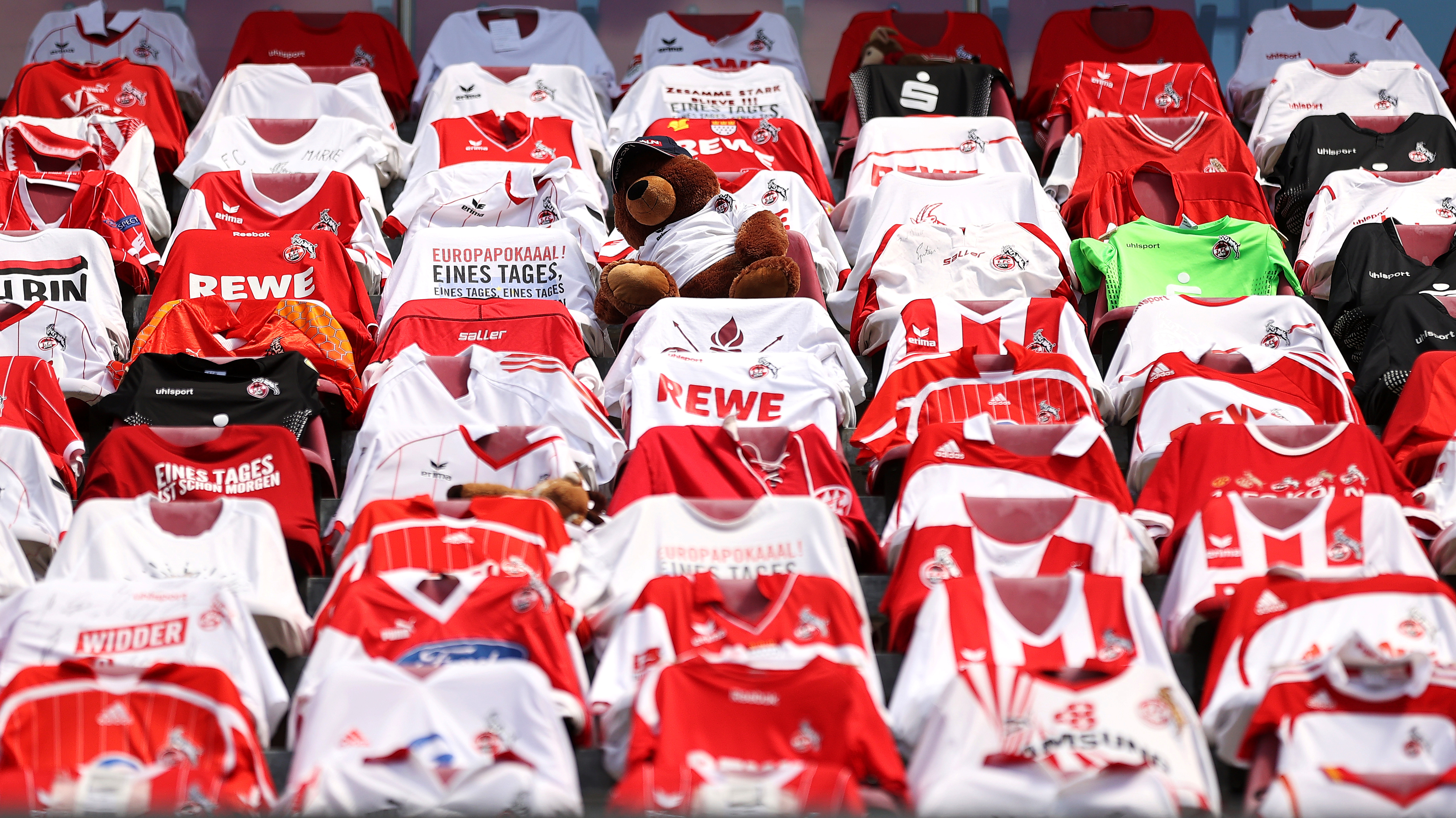 Las camisetas sin público