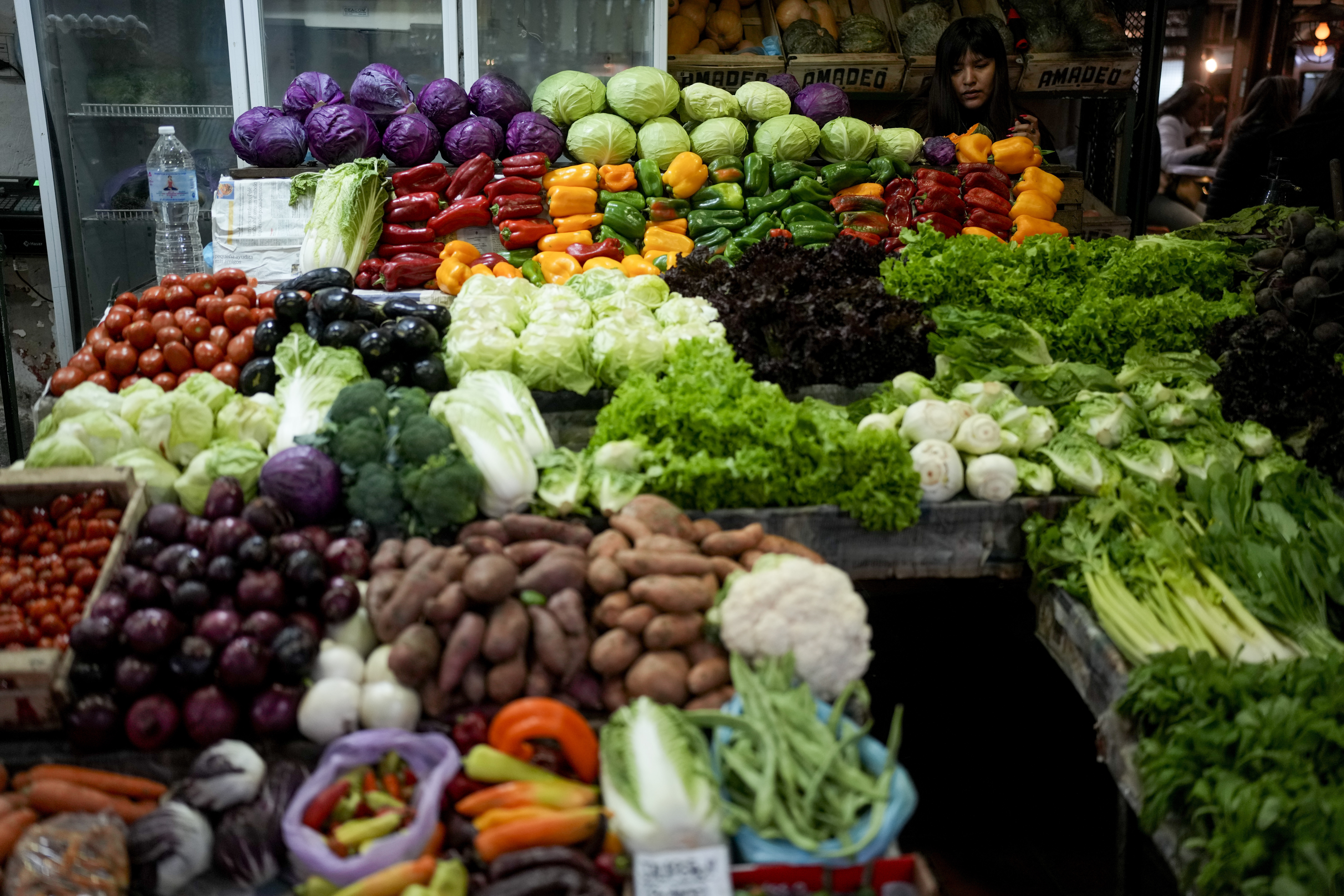 Algunas verduras ya cuestan más de $600 por kilo. (Foto AP)