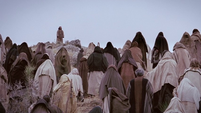 Latigazos reales, hipotermia y un inesperado accidente: el duro rodaje de “La Pasión de Cristo” que casi le cuesta la vida a Jim Caviezel - Infobae