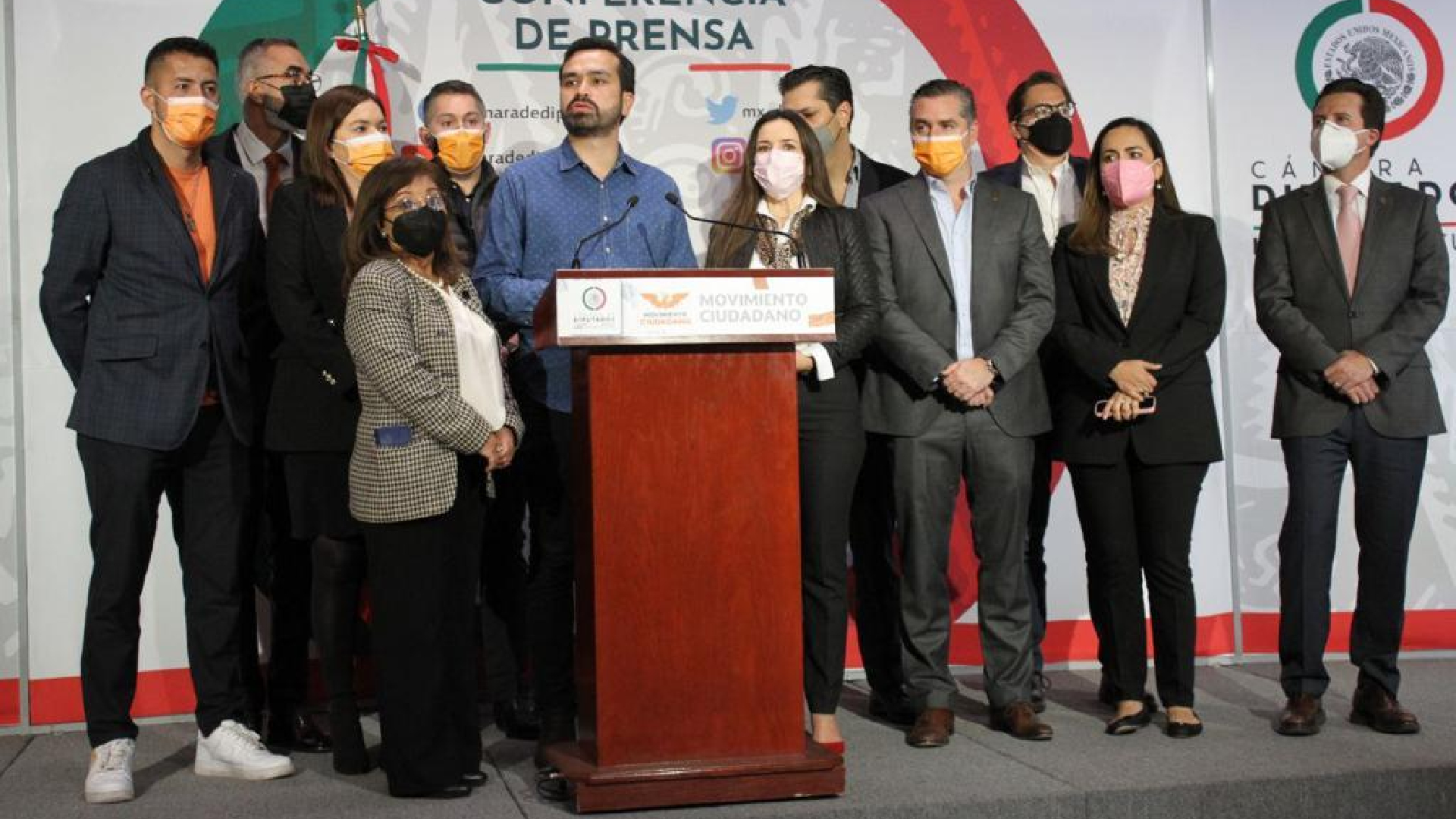 Jorge Álvarez Máynez, junto con su bancada, condenó la omisión de la sentencia del TEPJF (Foto: Cortesía Movimiento Ciudadano)