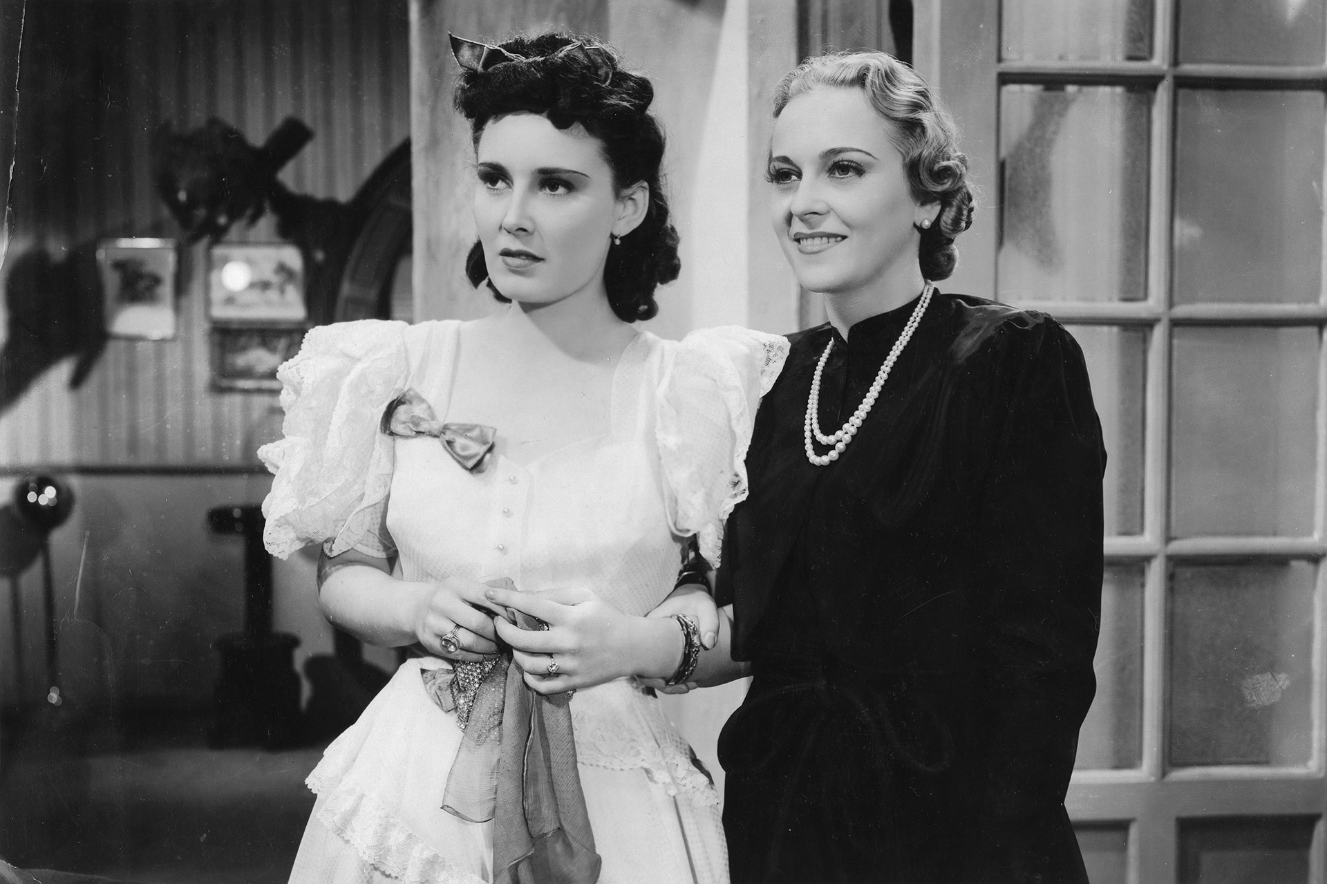 1940 mit der tschechischen Schauspielerin Zita Kabatova im Film Arthur und Leontine. (Getty Images)