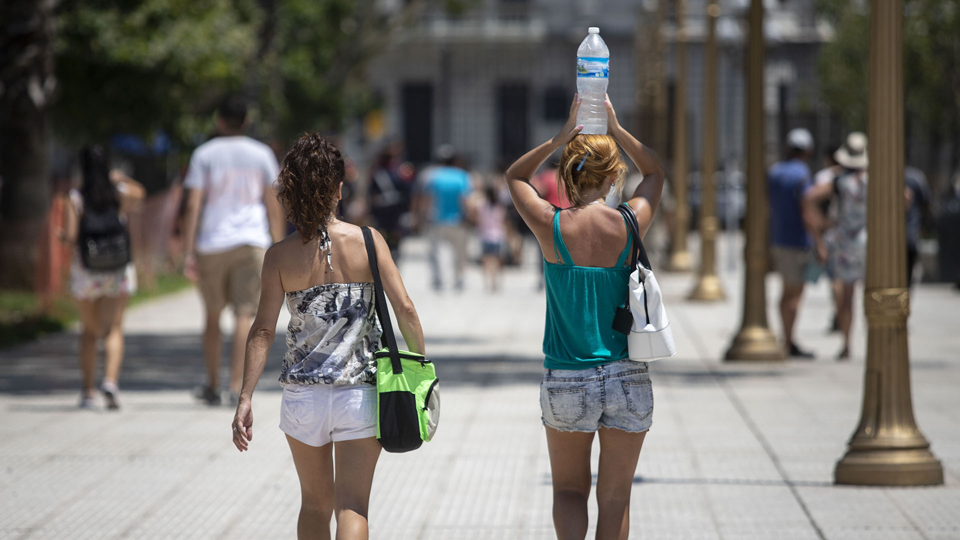 Sigue la alerta roja por calor extremo en CABA y provincia de Buenos Aires: cuándo llegan las lluvias