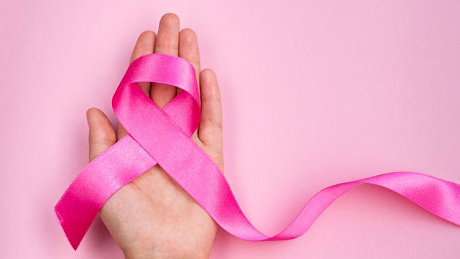 Según las estadísticas una cantidad importante de mujeres informó que el primer signo de cáncer de mama fue un nuevo bulto encontrado por ellas mismas 
(Andina)