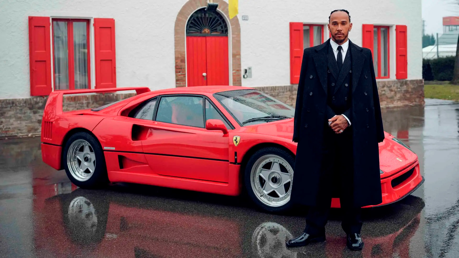 Lewis Hamilton sorprendi&oacute; con una Ferrari de m&aacute;s de 4 millones de d&oacute;lares en un ic&oacute;nico sitio de Tokio antes del Gran Premio de Jap&oacute;n