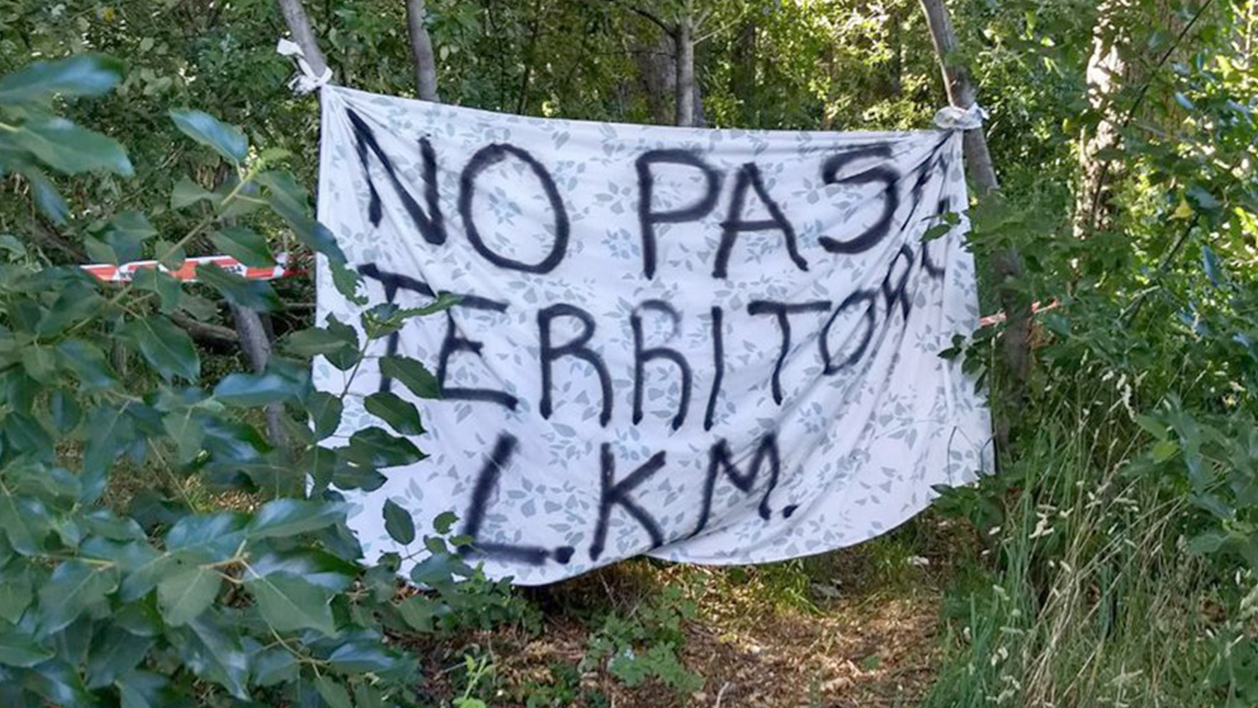 Advertencia mapuche en terrenos ocupados en Villa Mascardi, cerca de Bariloche. (@PPTenel13)