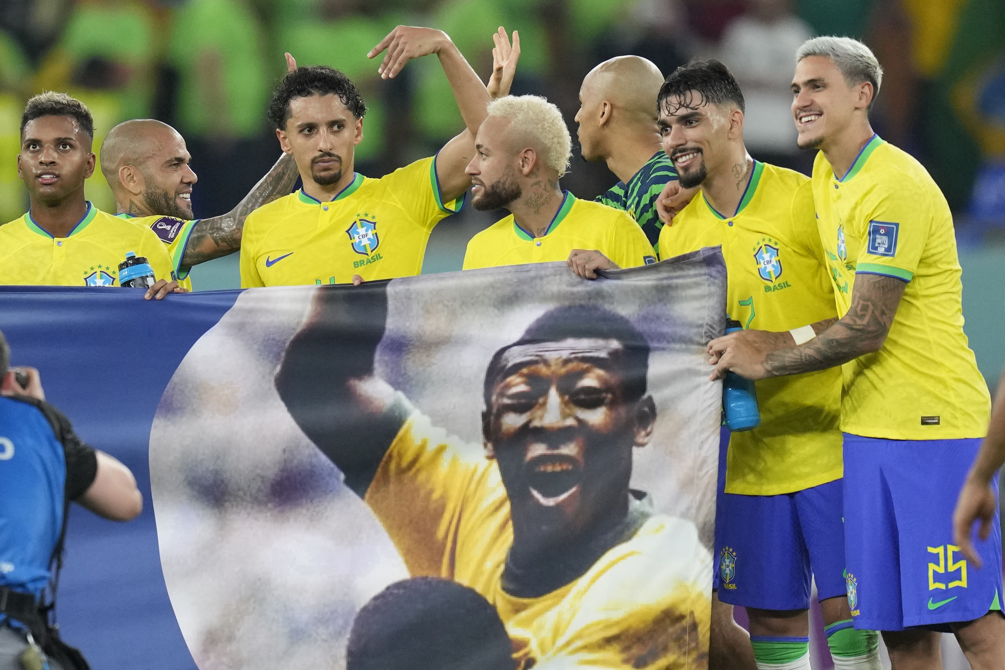 Tras la eliminación de Brasil en cuartos de final y la frustración del sueño del hexacampeonato, Pelé le dedicó un extenso posteo a su ‘Seleçao’. (AP)