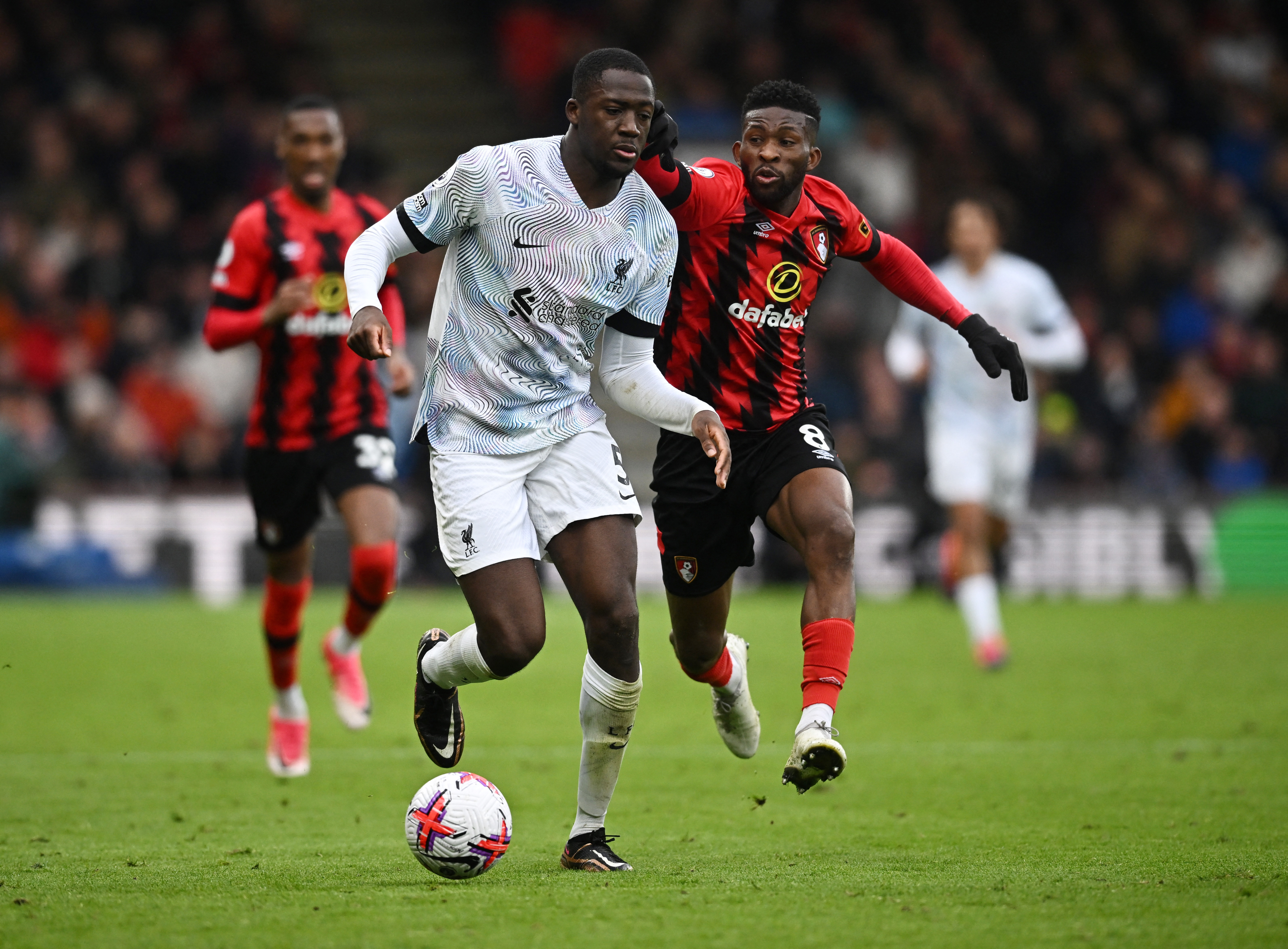 Ibrahima Konaté se desempeña en el Liverpool de Inglaterra (REUTERS/Dylan Martinez)
