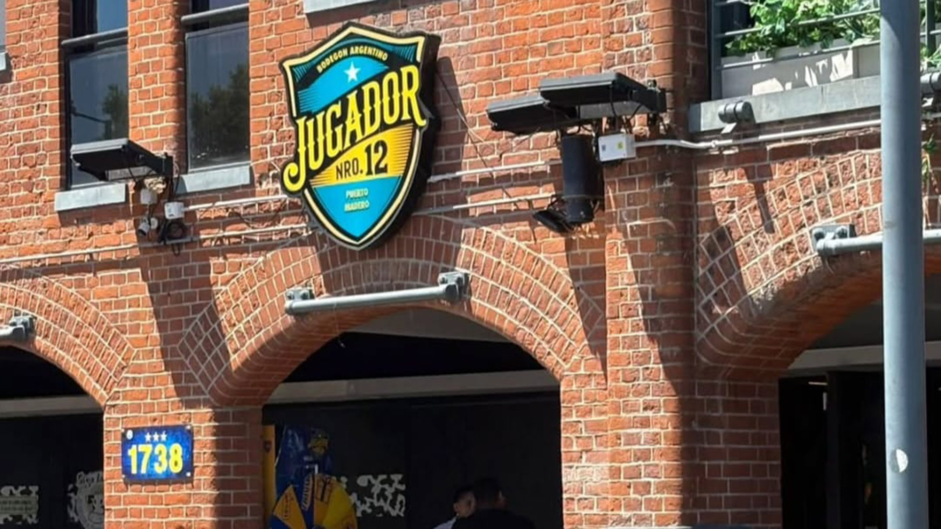 François Ozon sorprende con una adaptación visualmente hipnótica de ‘El extranjero’ de Albert Camus