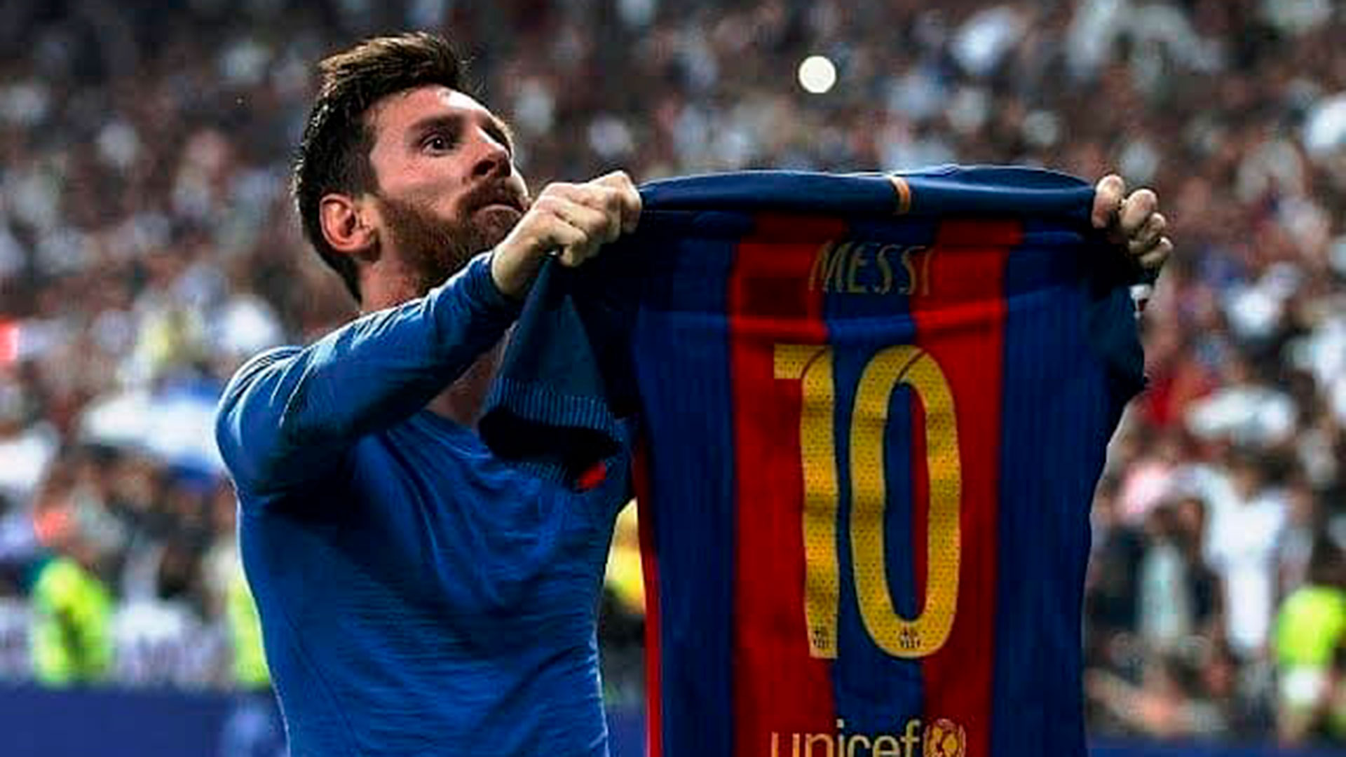 La impresionante cifra que un coleccionista pagó por una de las camisetas más históricas de Lionel Messi en Barcelona