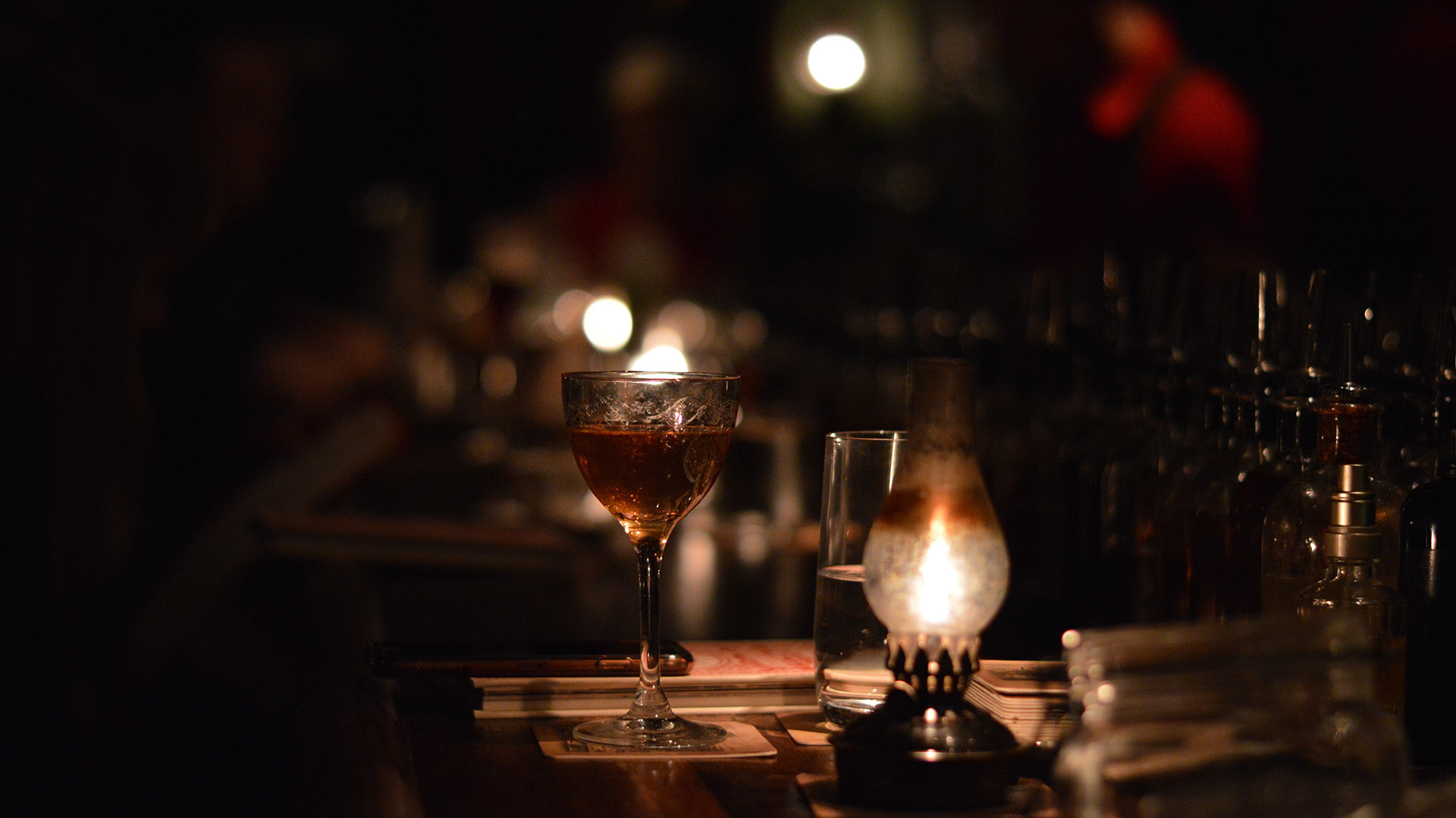 Tragos de autor y gastronomía de excelencia, cuáles son los bares speakeasy que abrieron sus puertas en Buenos Aires (Shutterstock.com)