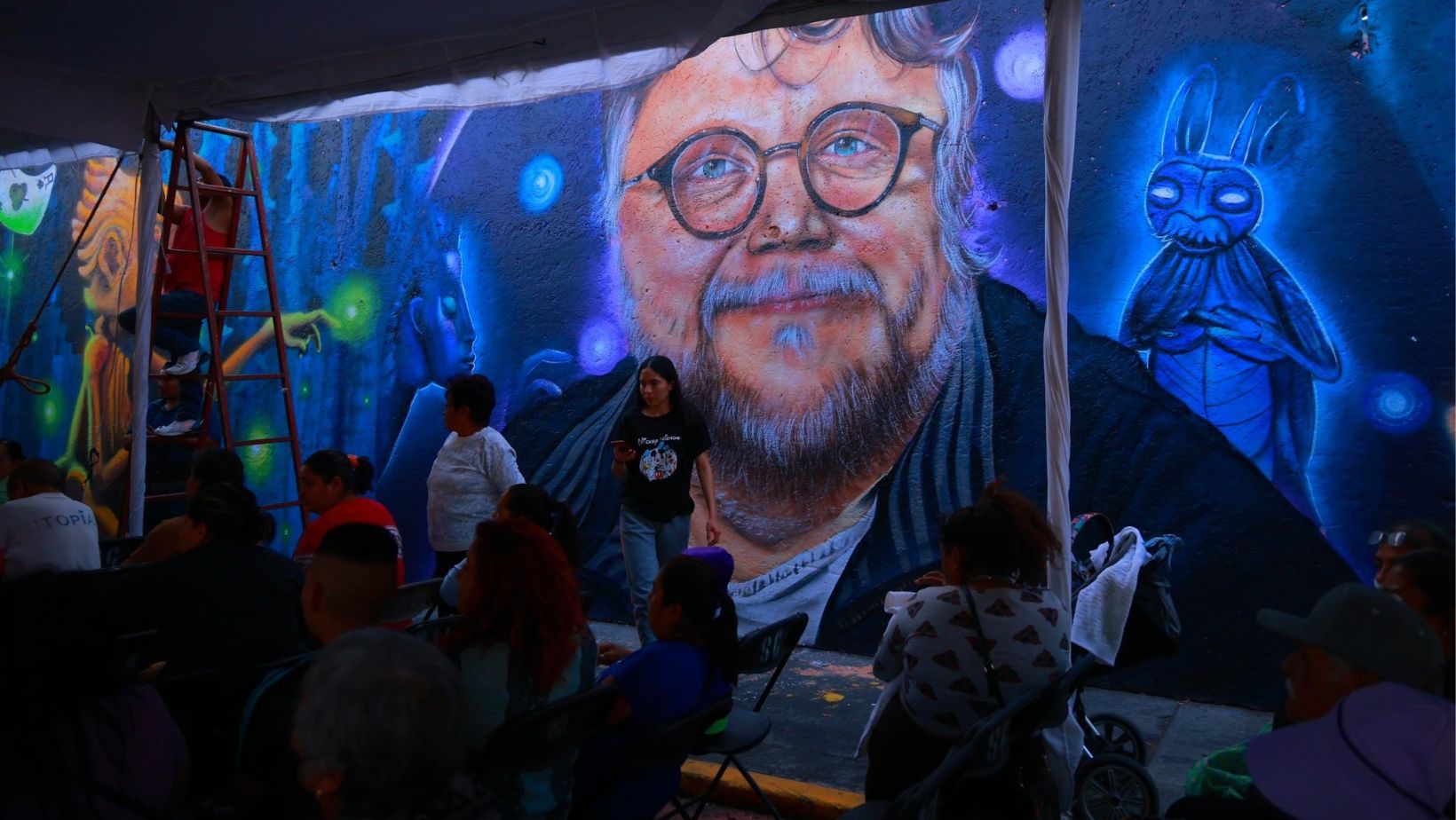 Mural en honor a Guillermo del Toro en la alcaldía Iztapalapa.
(@ClaraBrugadaM)