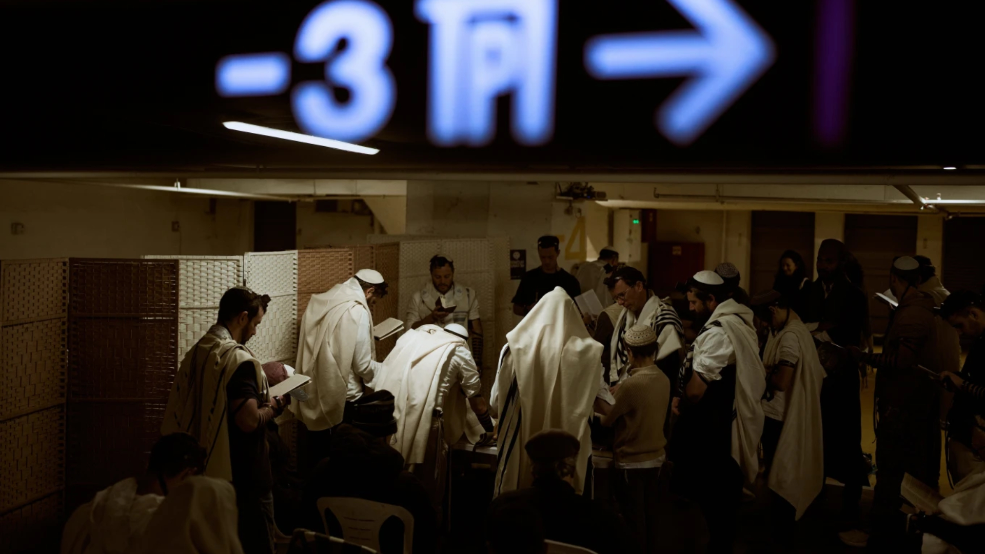 Detectaron un fenómeno inesperado en el crecimiento de agujeros negros supermasivos: investigan su origen