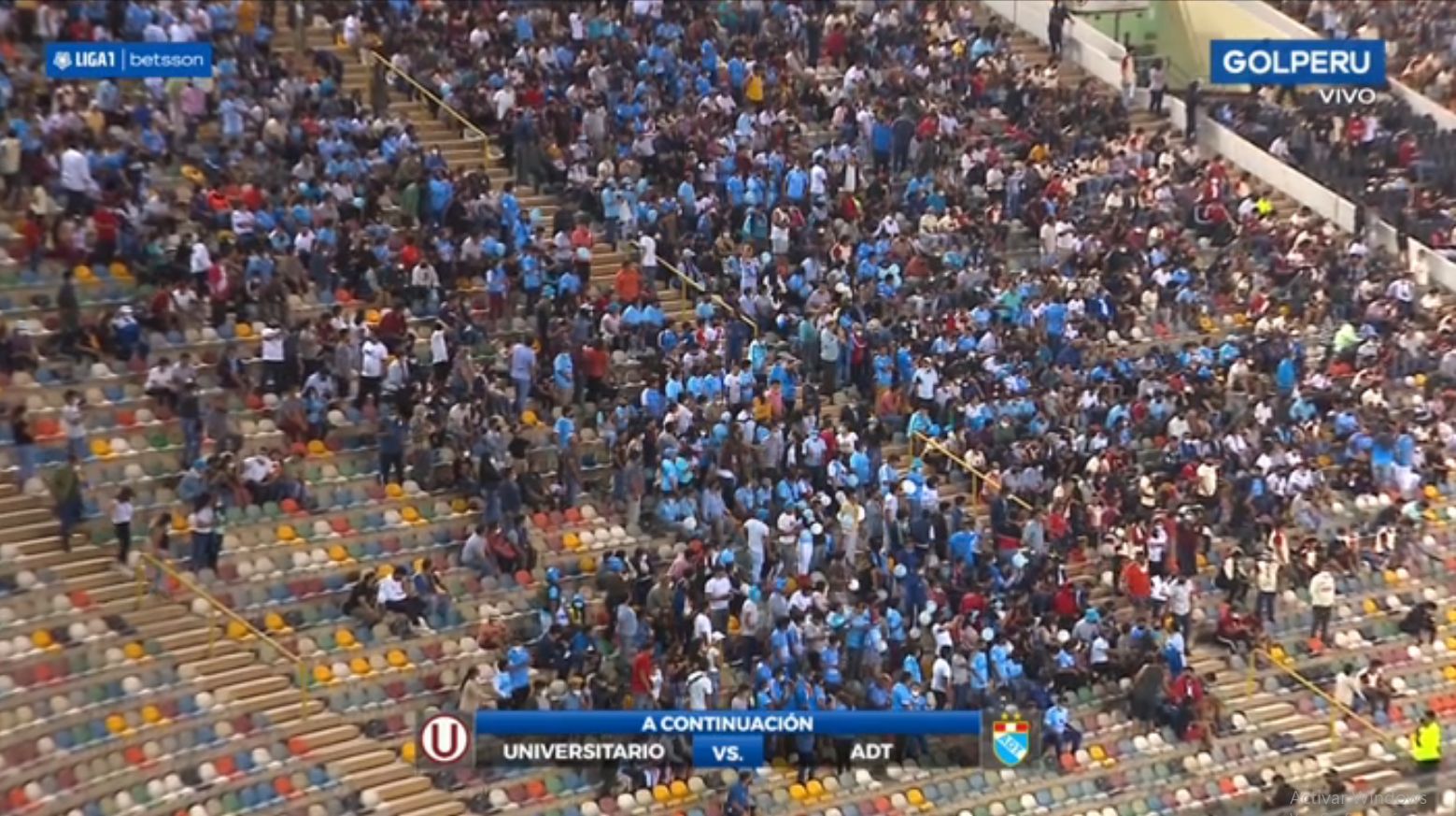 Hinchas de ADT en el Estadio Monumental de Ate.