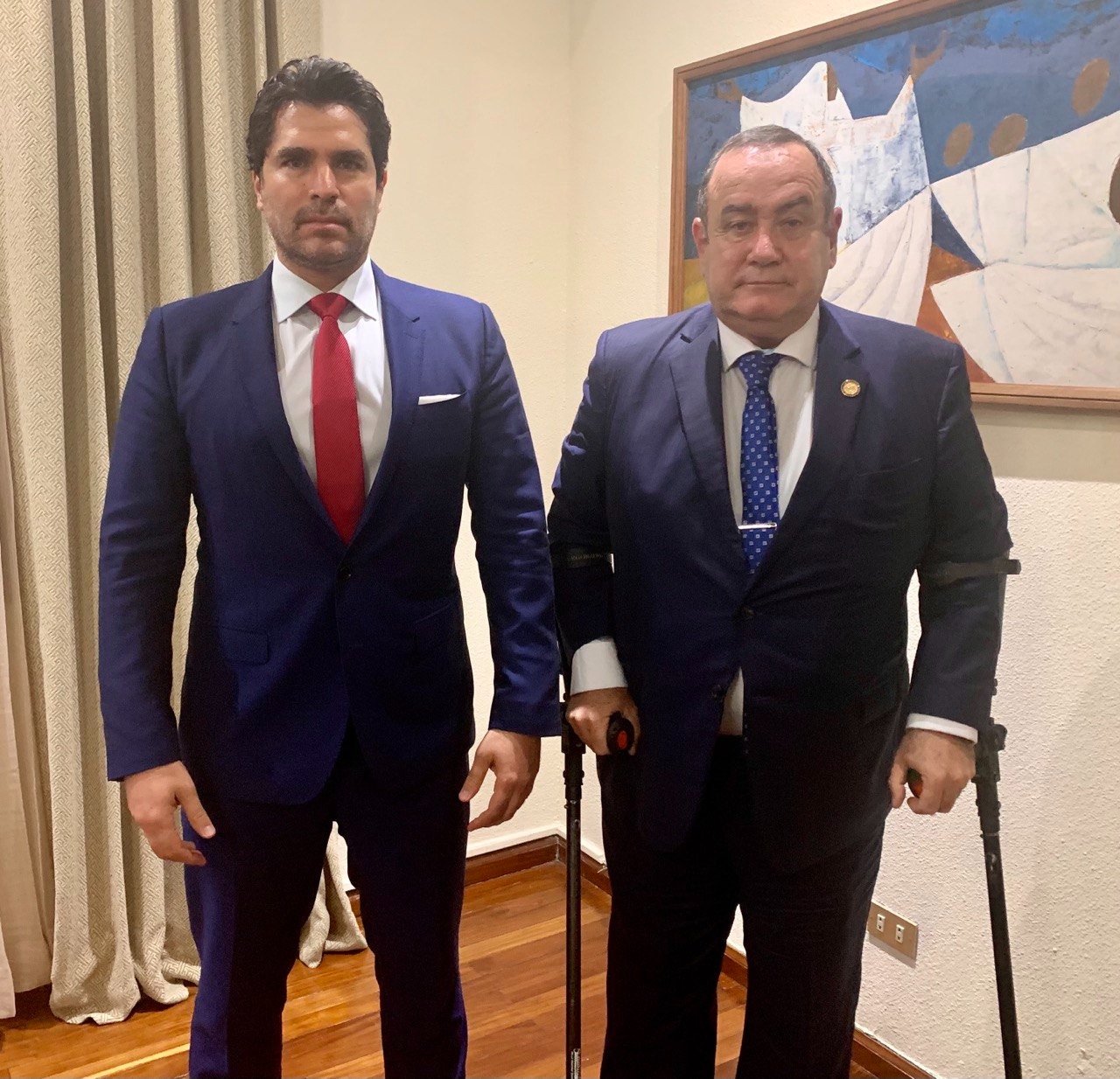 El productor de cine felicitó al mandatario guatemalteco por su gestión (Foto: Movimiento Viva México)