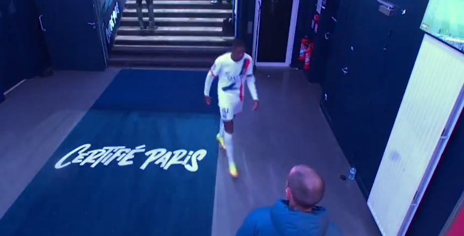 Alarma en Francia y en el PSG de cara al Mundial y a la final de la Champions: Demb&eacute;l&eacute; se lesion&oacute; y se fue directo al vestuario