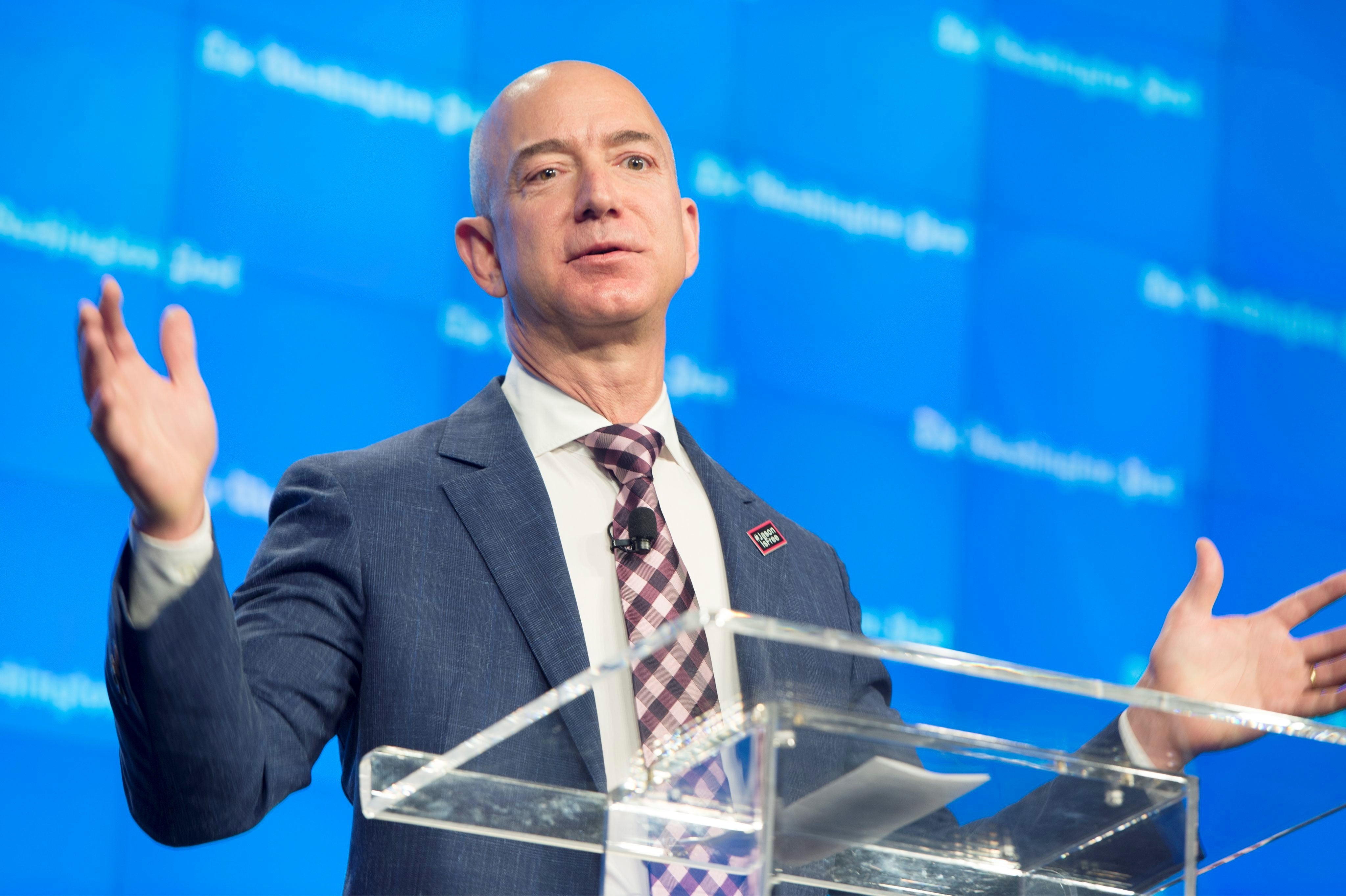 El tweet viral con el que Jeff Bezos dio una poderosa lección sobre cómo manejar las críticas - Infobae